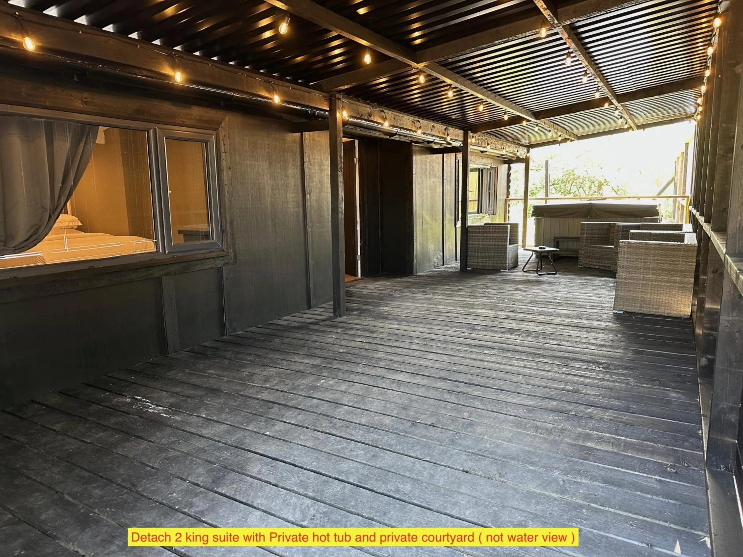 Hot Tub in TheWaterfrontLodges