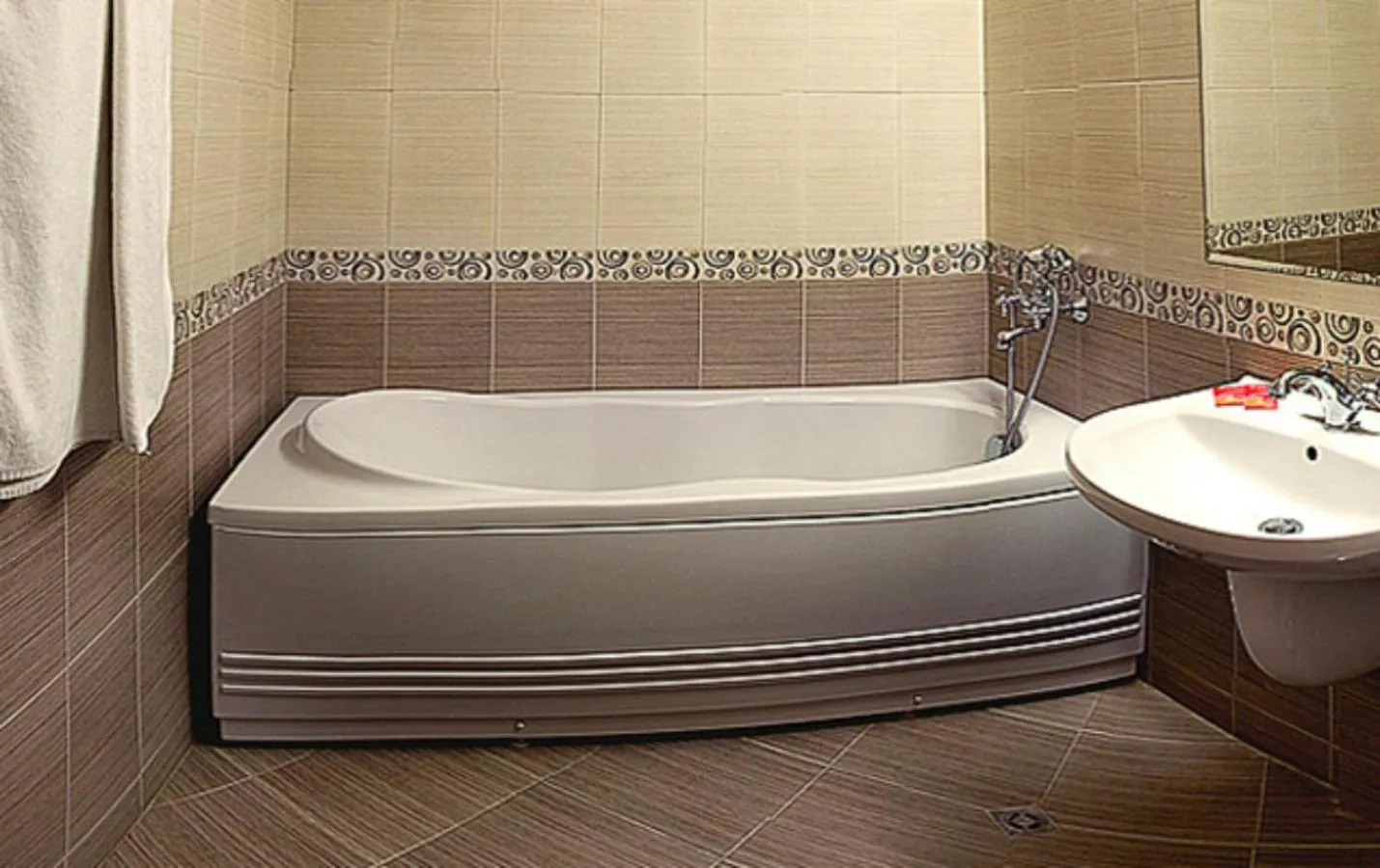 Shower in Hotel Rahovets