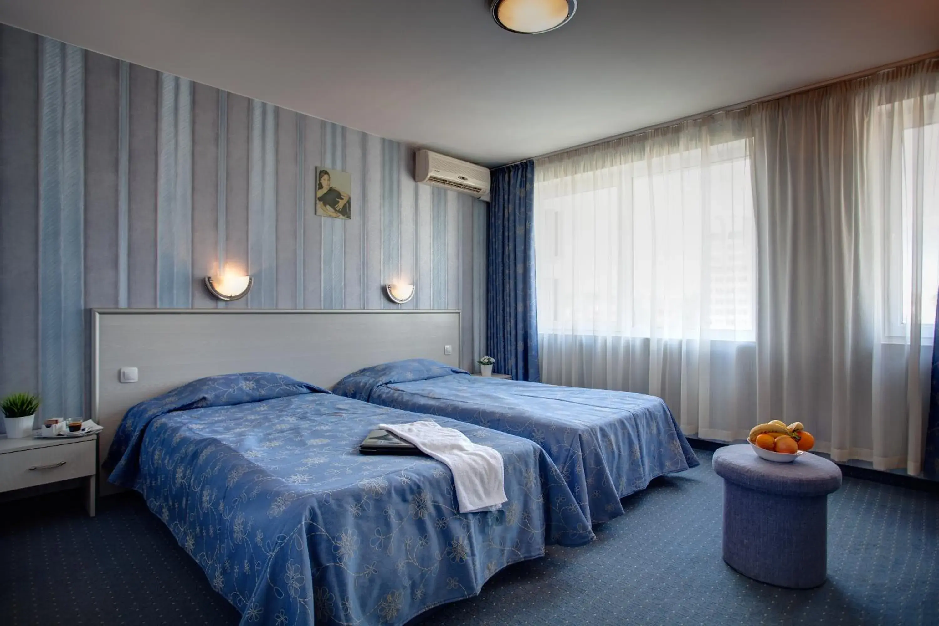 Superior Double or Twin Room with Balcony - single occupancy in Hotel Rahovets Superior Double or Twin Room with Balcony - single occupancy in Hotel Rahovets