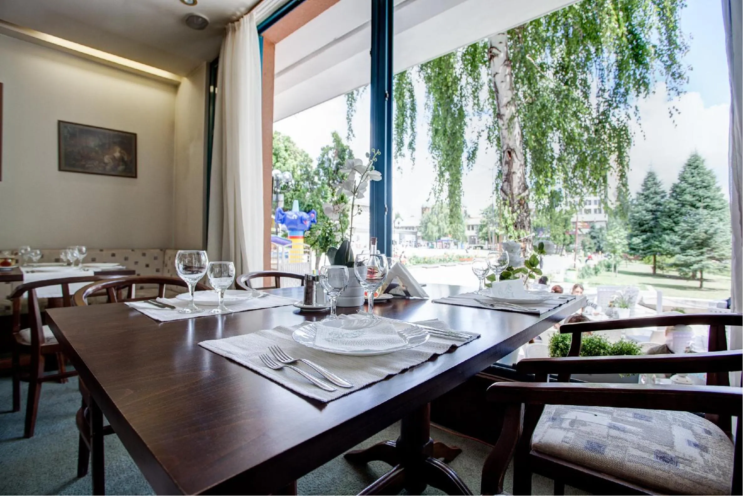 Restaurant/places to eat in Hotel Rahovets