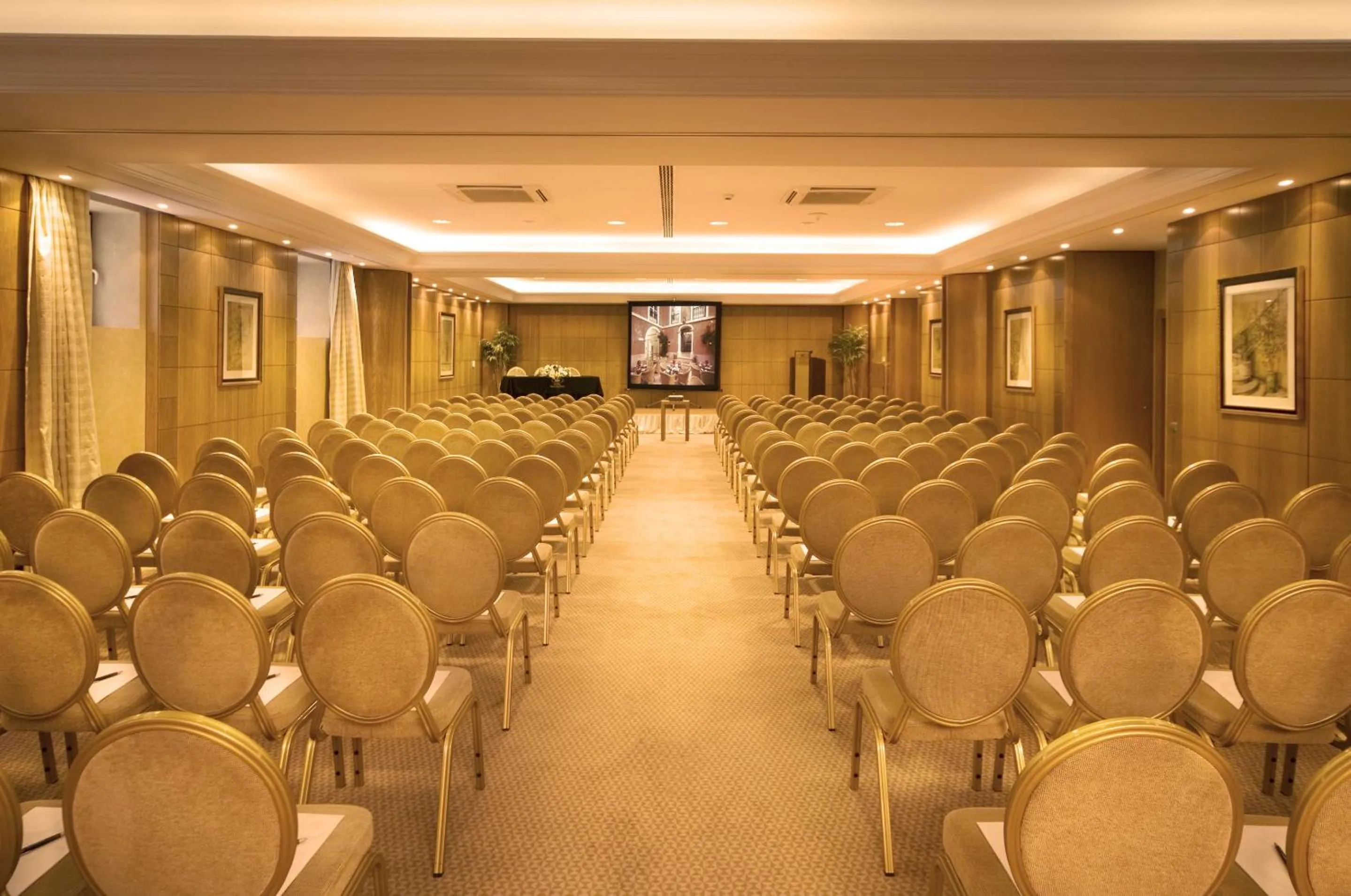Meeting/conference room in Hotel Real Palacio