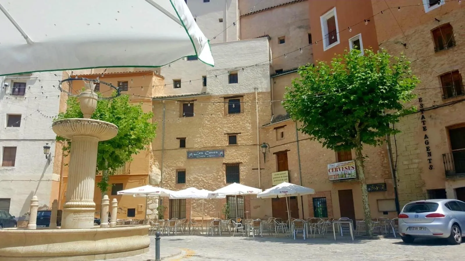 Hiking in Casa de Los Lirios