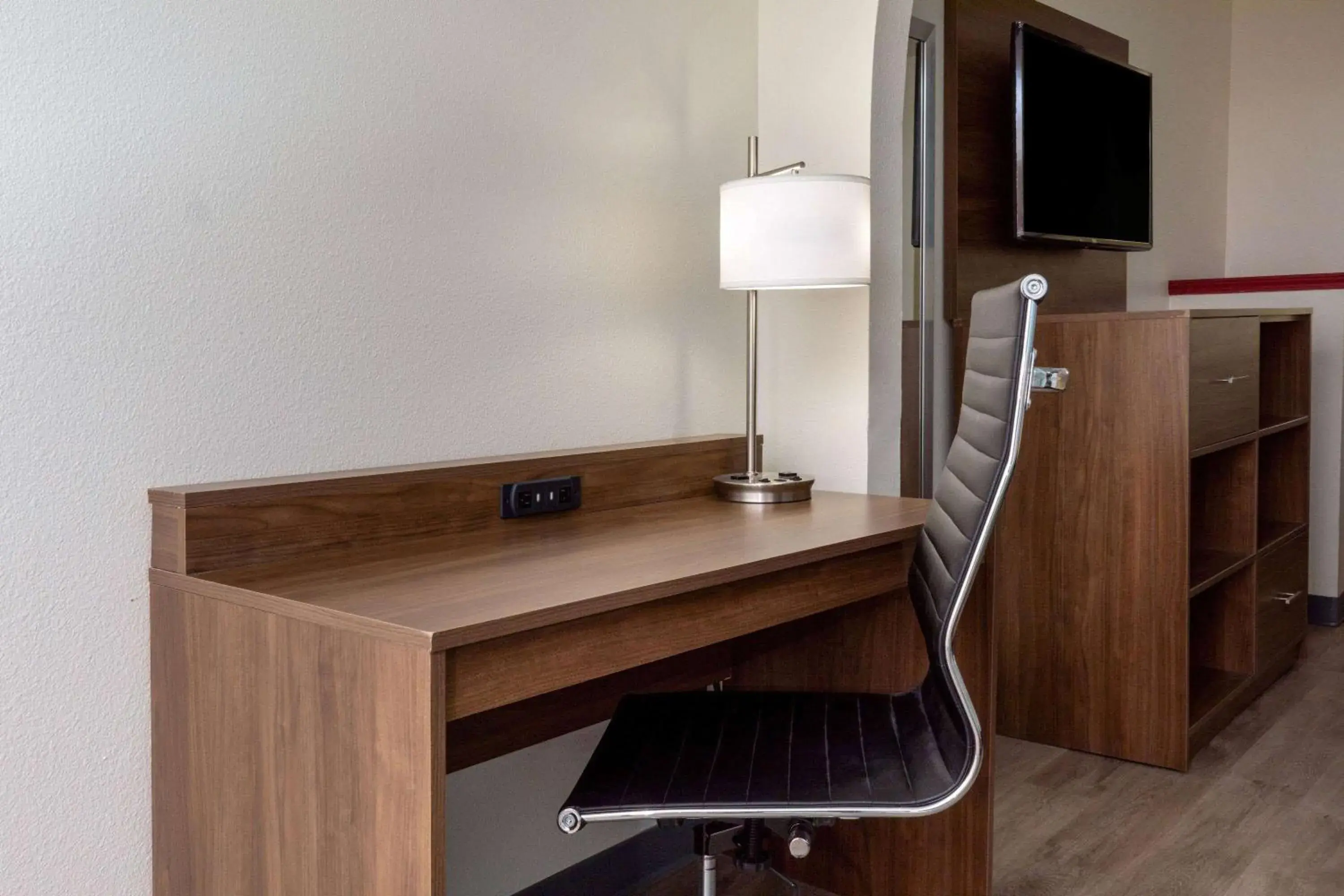 Superior King Room - Non-Smoking in Baymont by Wyndham Biloxi - Ocean Springs Superior King Room - Non-Smoking in Baymont by Wyndham Biloxi - Ocean Springs