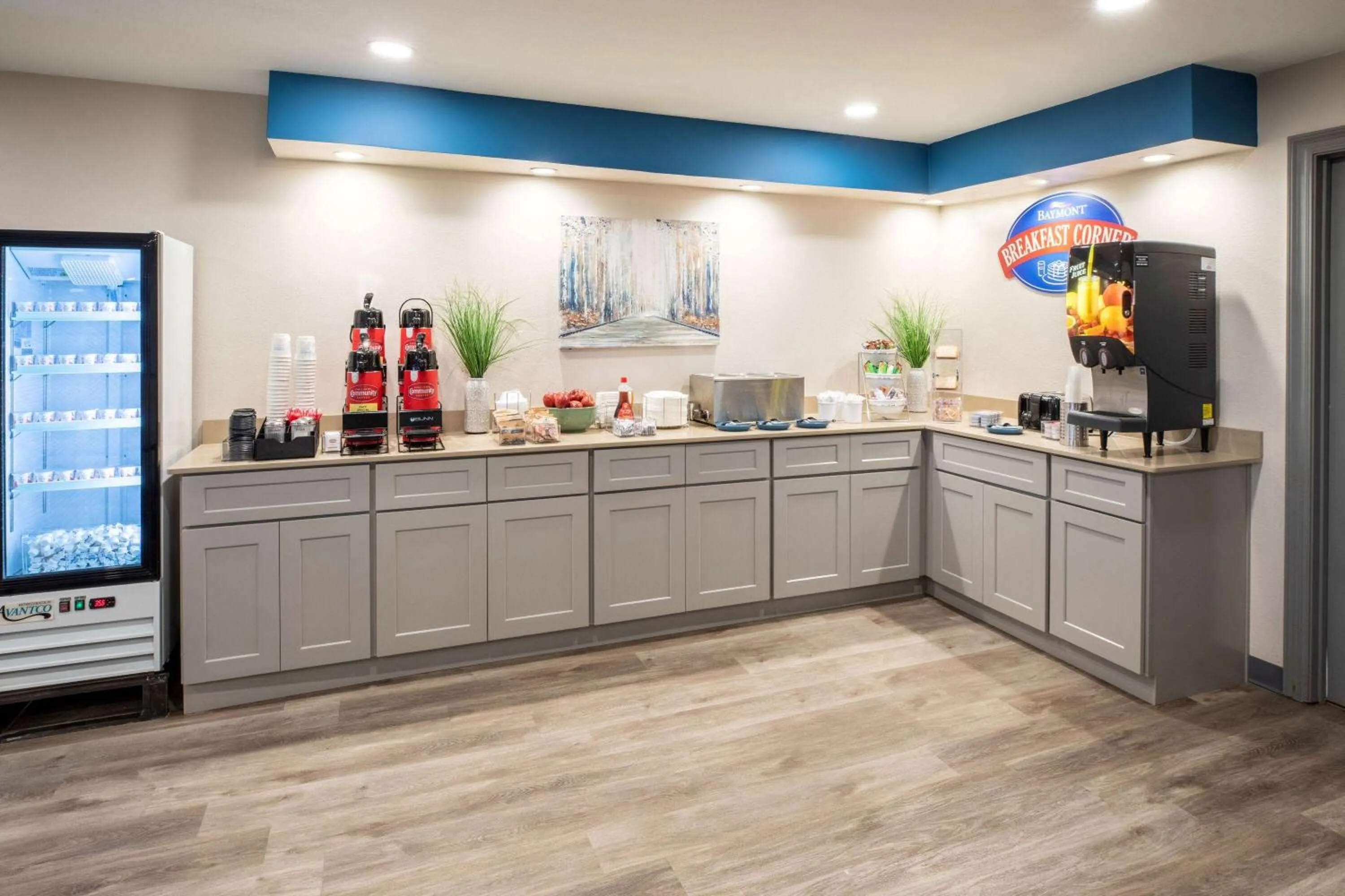 Coffee/tea facilities in Baymont by Wyndham Biloxi - Ocean Springs