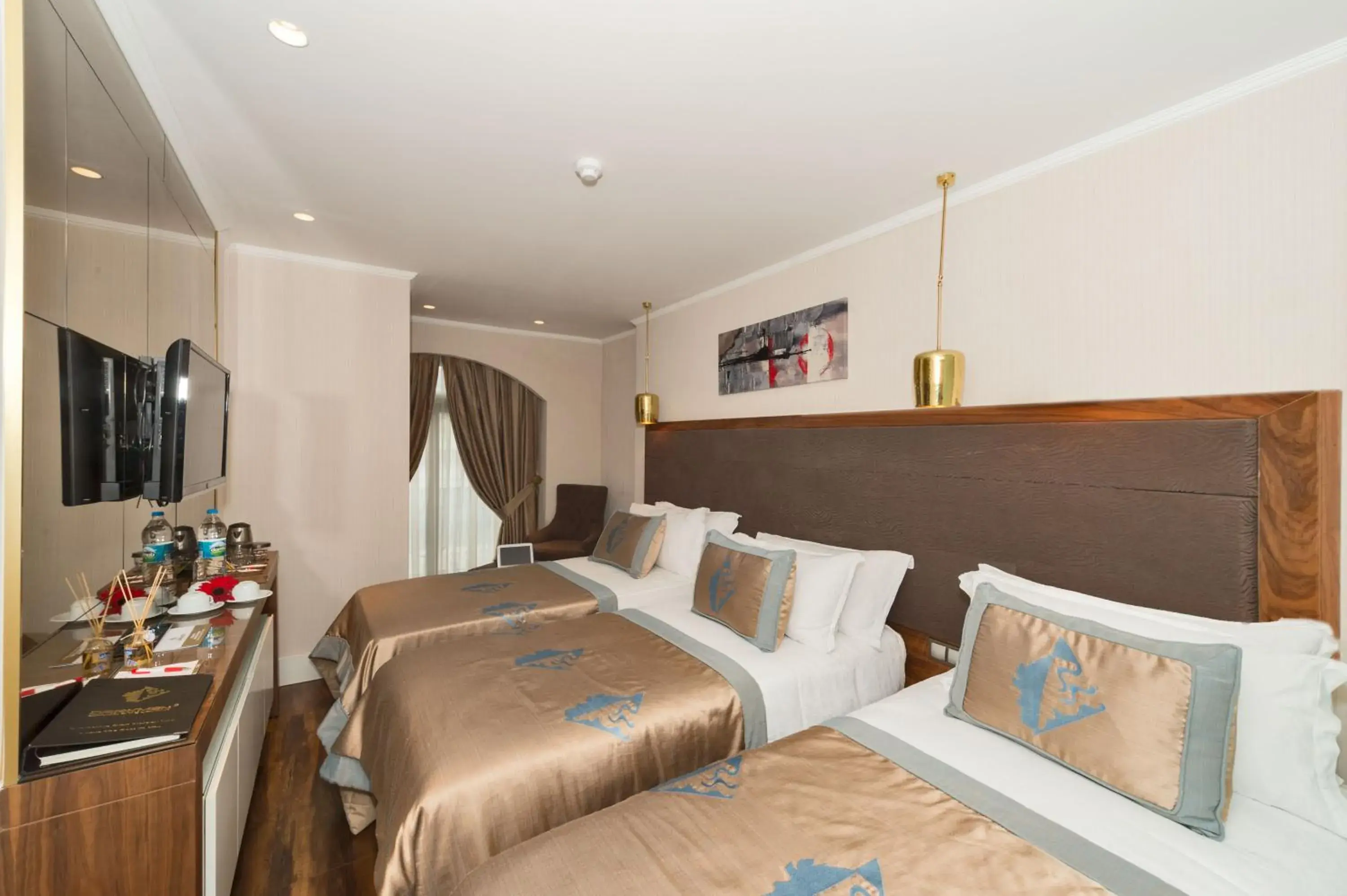 Photo of the whole room, Bed in Darkmen Hotel Photo of the whole room, Bed in Darkmen Hotel