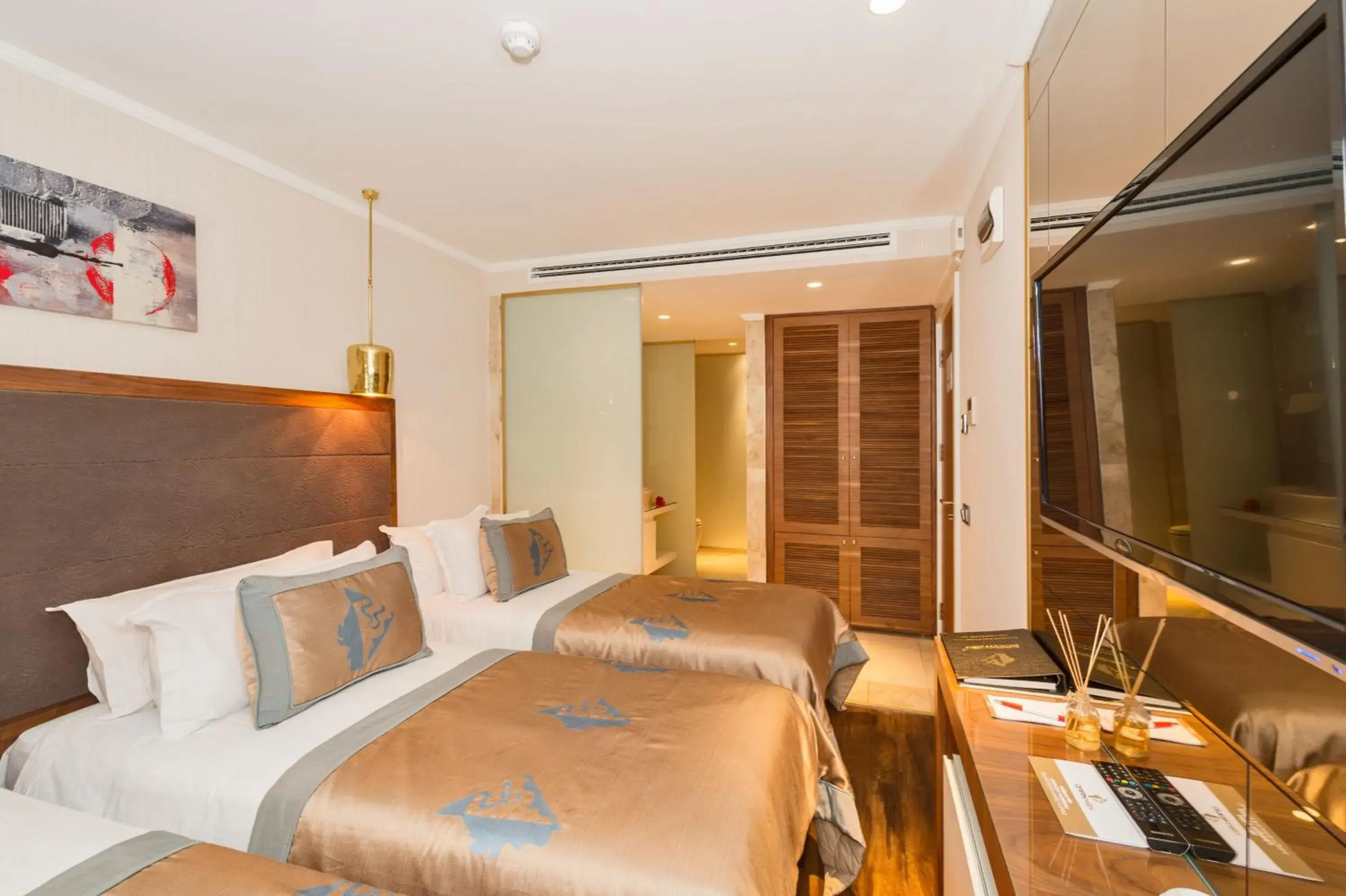 Photo of the whole room, Bed in Darkmen Hotel Photo of the whole room, Bed in Darkmen Hotel