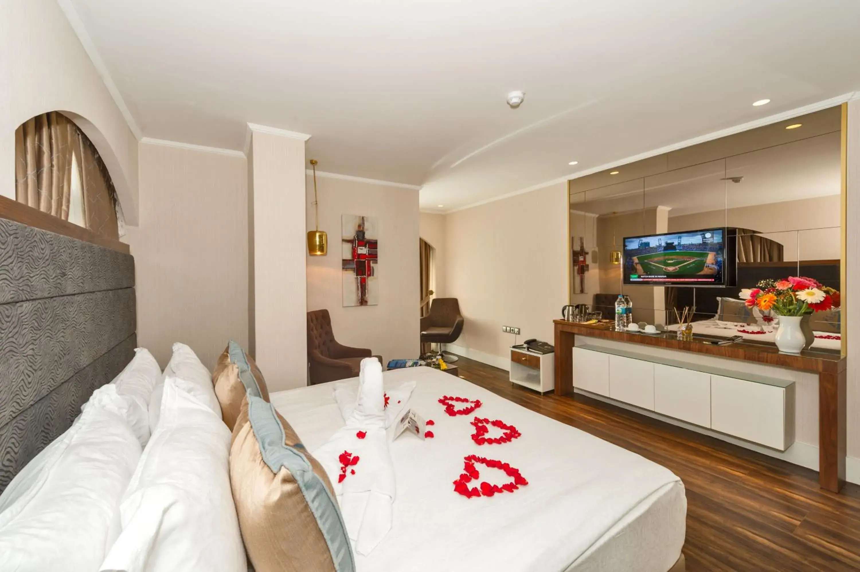 Photo of the whole room, Bed in Darkmen Hotel Photo of the whole room, Bed in Darkmen Hotel