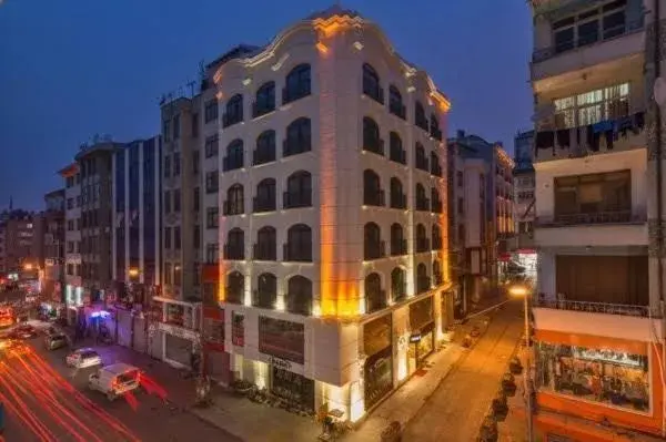 Property building in Darkmen Hotel Property building in Darkmen Hotel