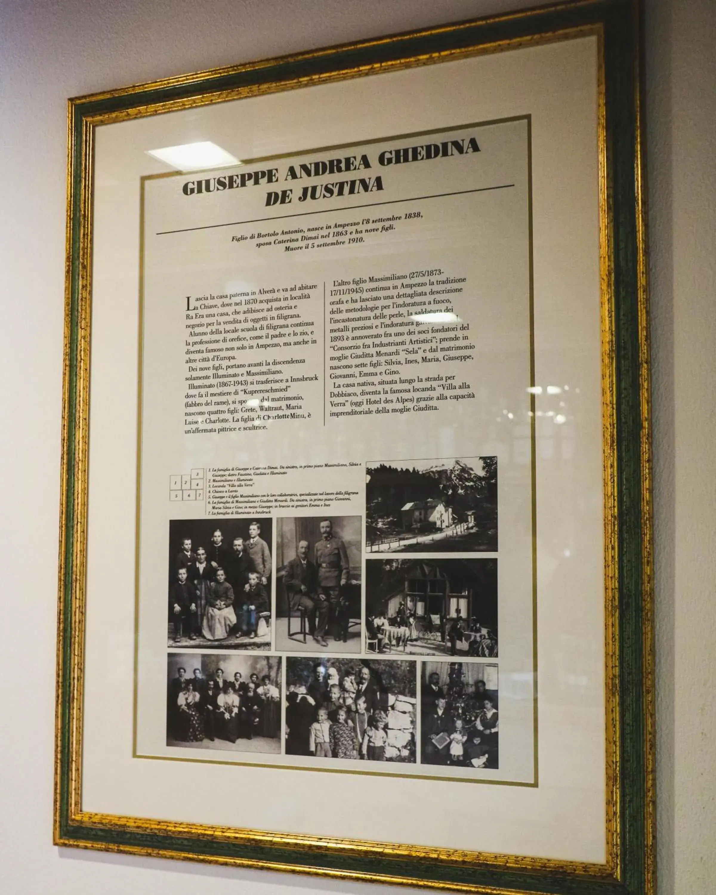 Lounge or bar in Hotel Des Alpes Lounge or bar in Hotel Des Alpes