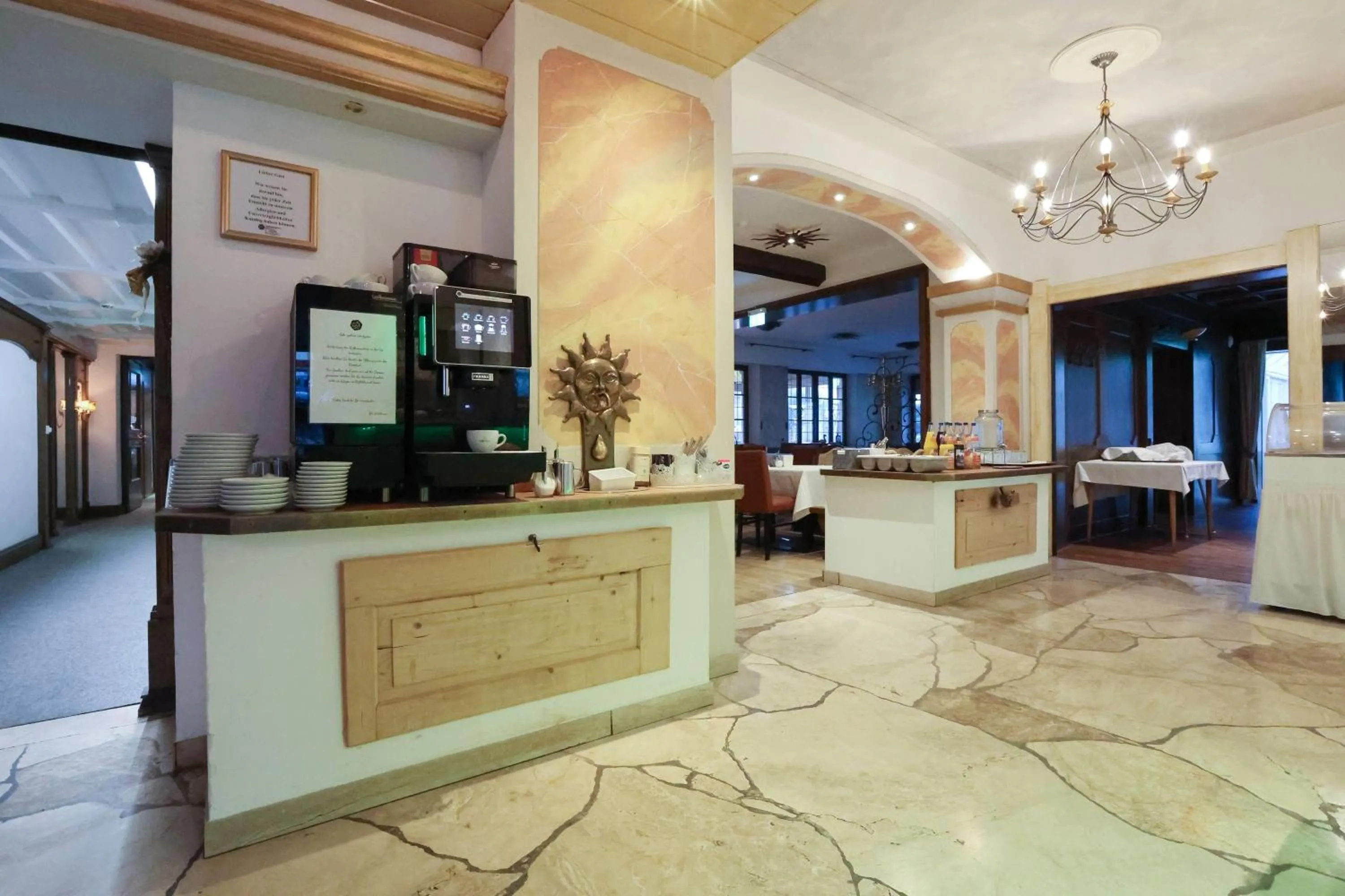 Restaurant/places to eat in ANA Panorama, Trademark Collection by Wyndham