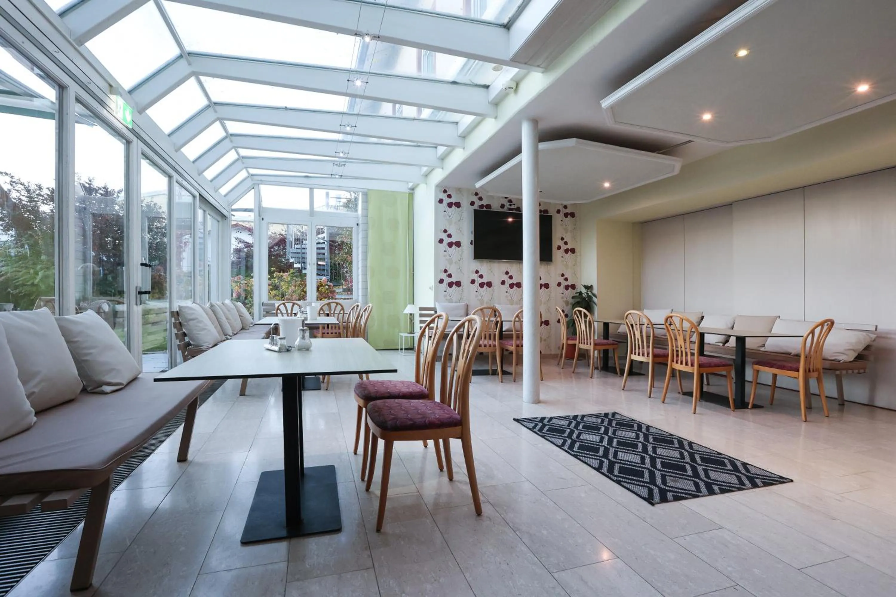 Restaurant/places to eat in Arthotel Ana Panorama