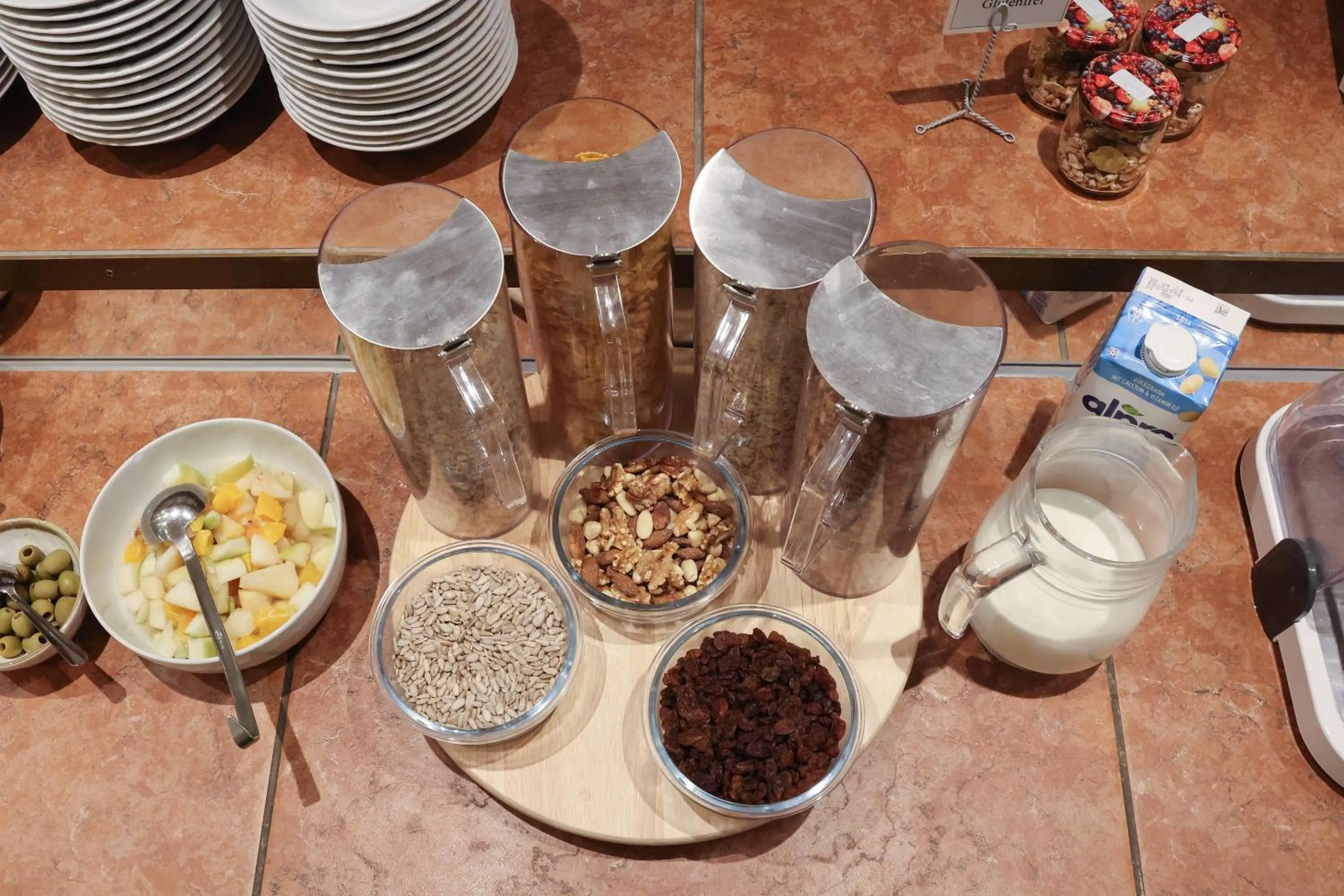 Restaurant/places to eat in ANA Panorama, Trademark Collection by Wyndham