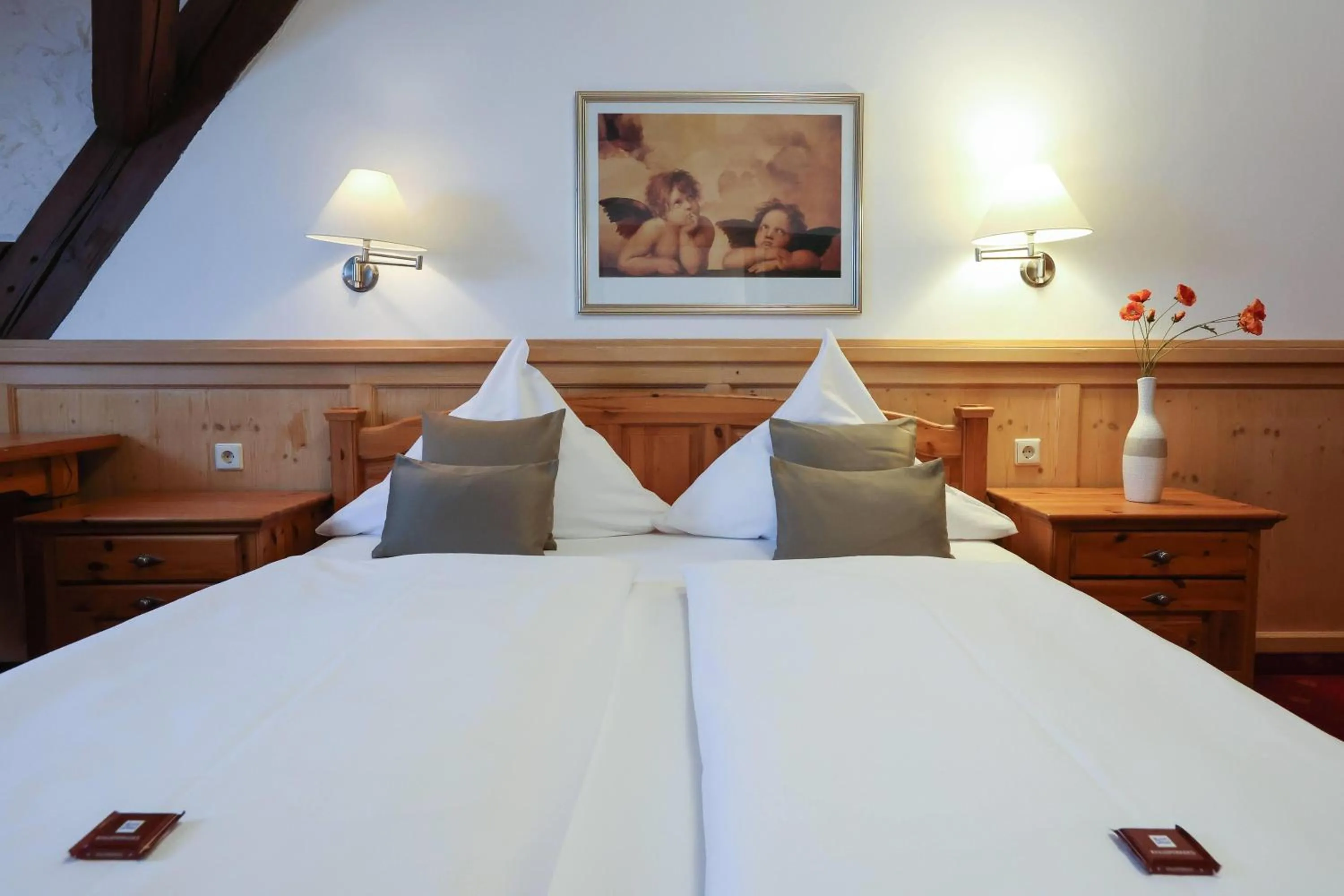 Photo of the whole room, Bed in ANA Panorama, Trademark Collection by Wyndham