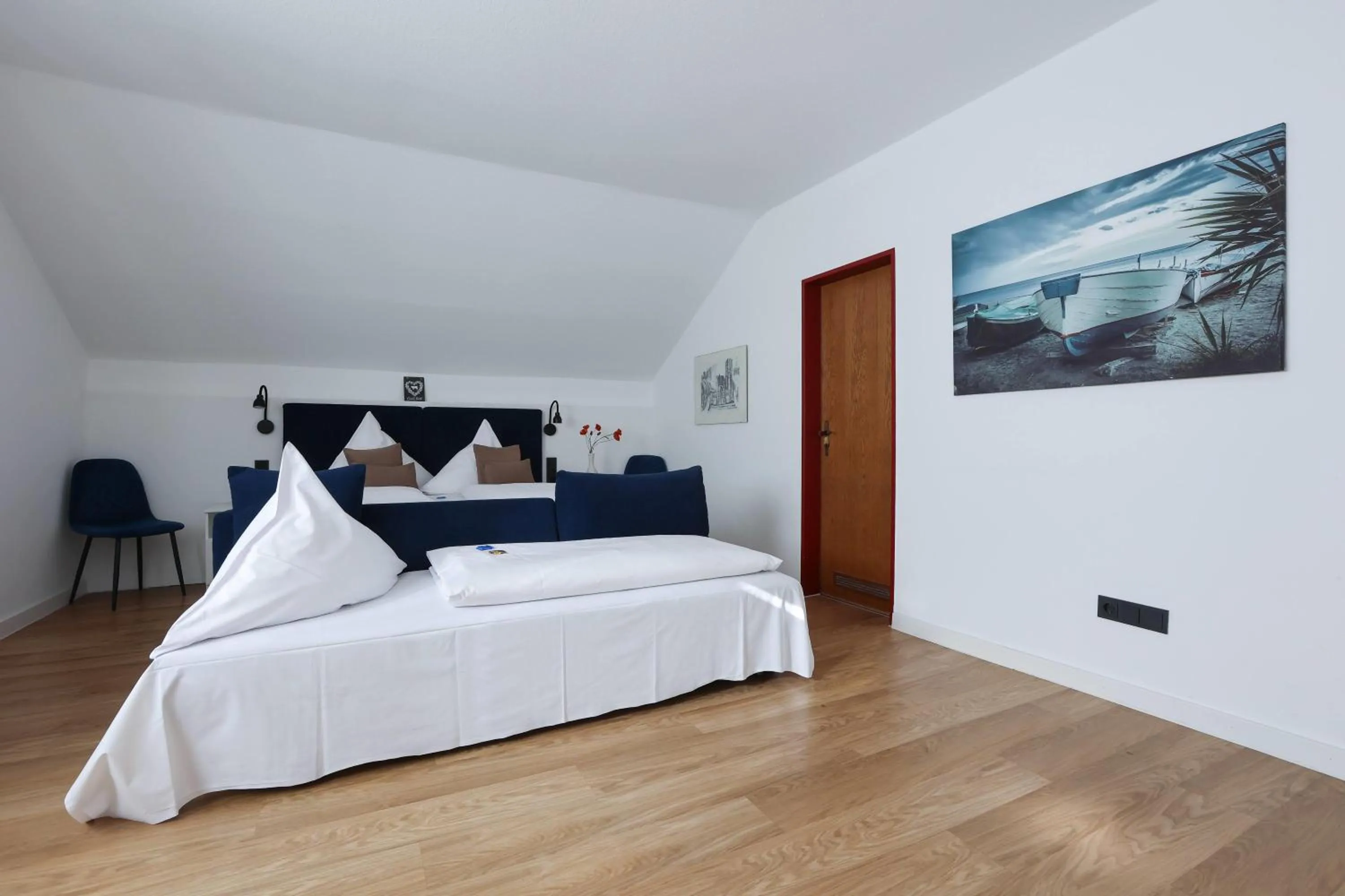 Photo of the whole room, Bed in ANA Panorama, Trademark Collection by Wyndham