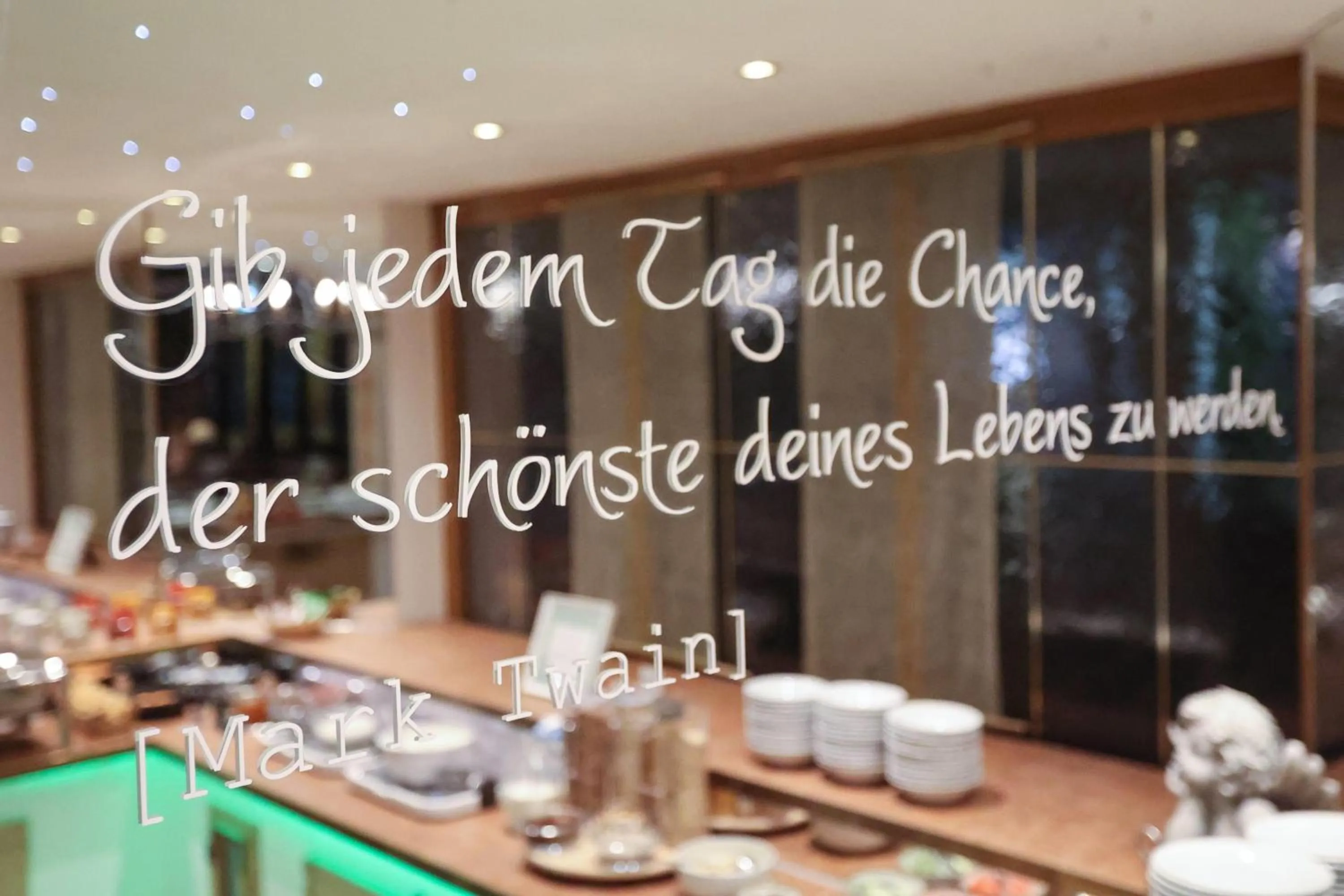 Restaurant/places to eat in ANA Panorama, Trademark Collection by Wyndham