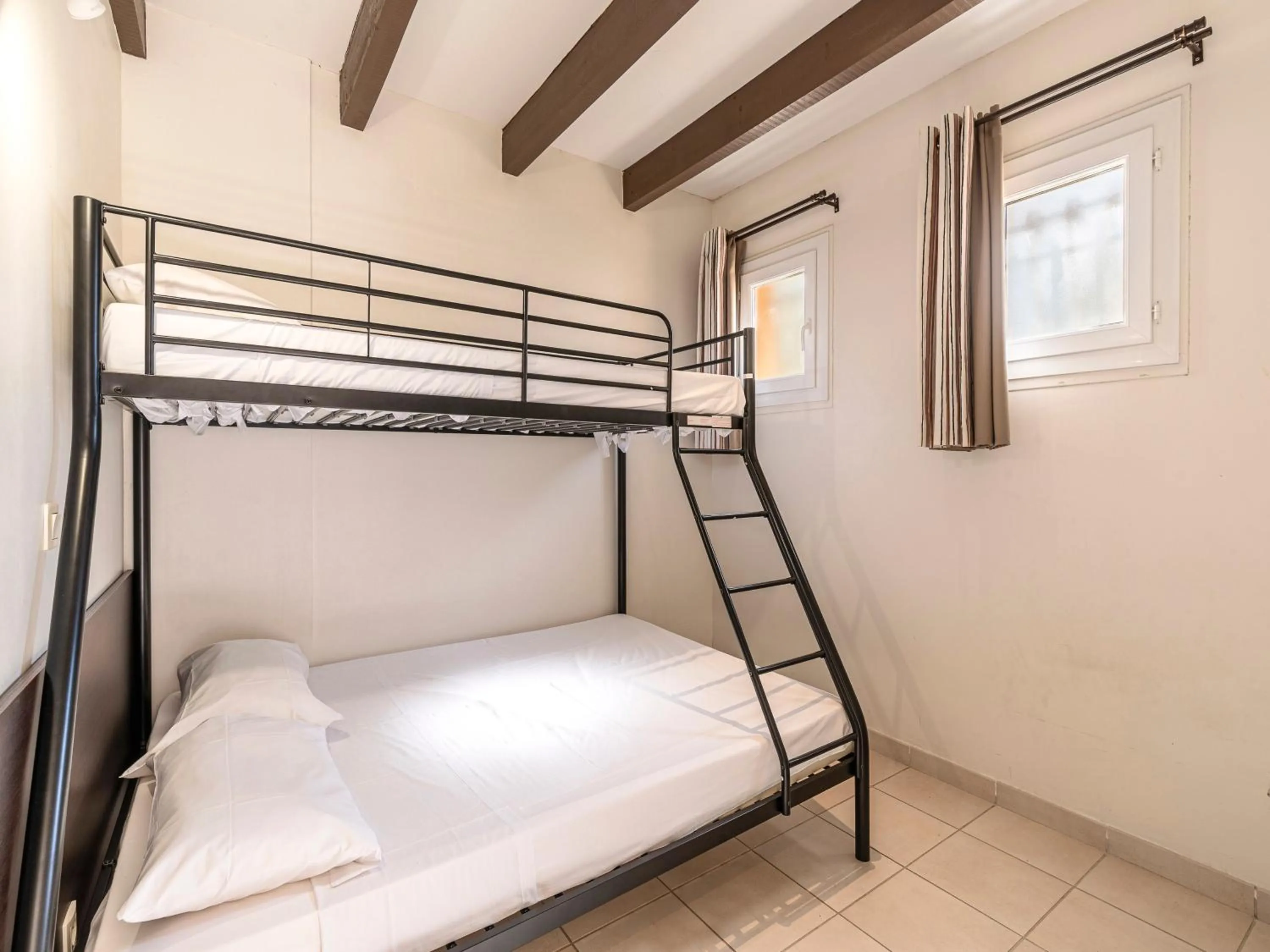 Bedroom, Bed in Vacancéole - Résidence Lisa Maria