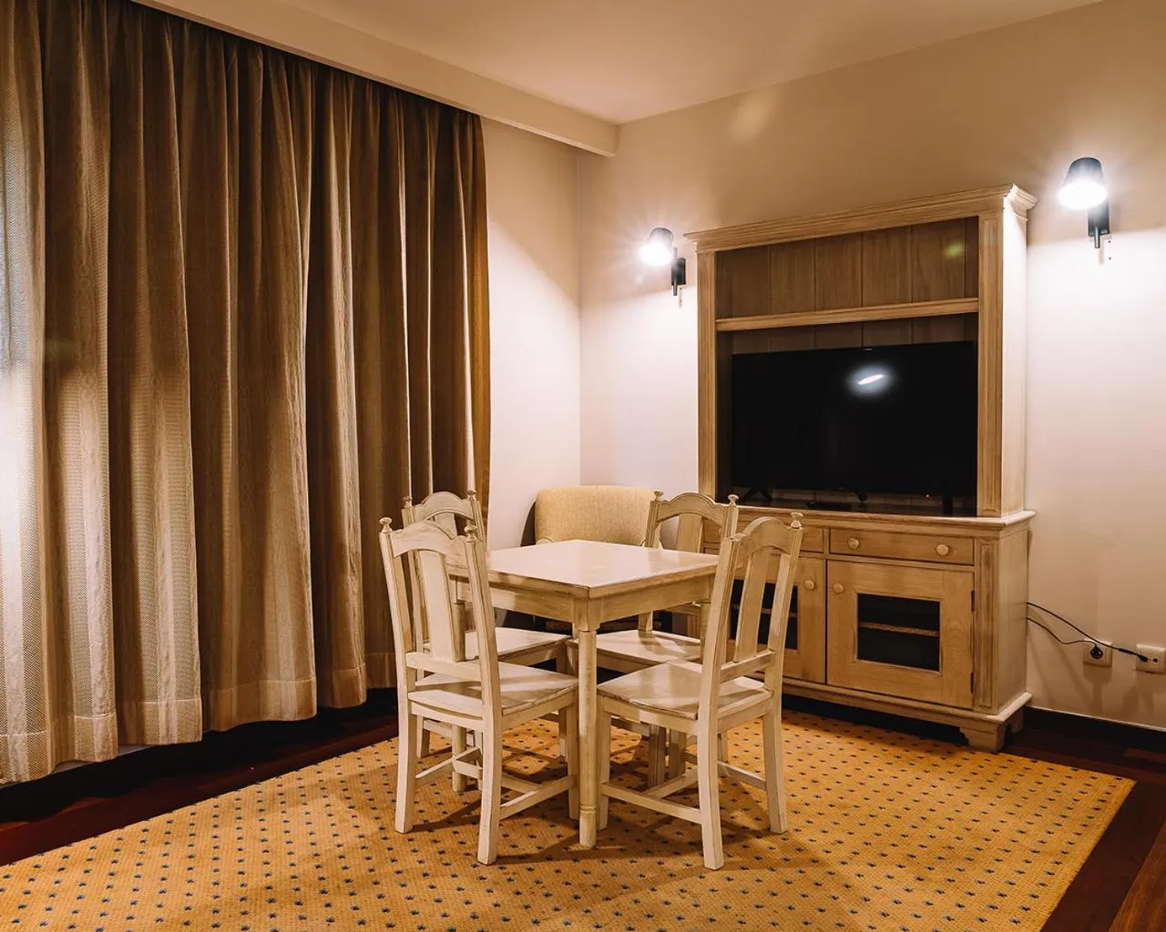 TV and multimedia in Real Residência - Apartamentos Turísticos