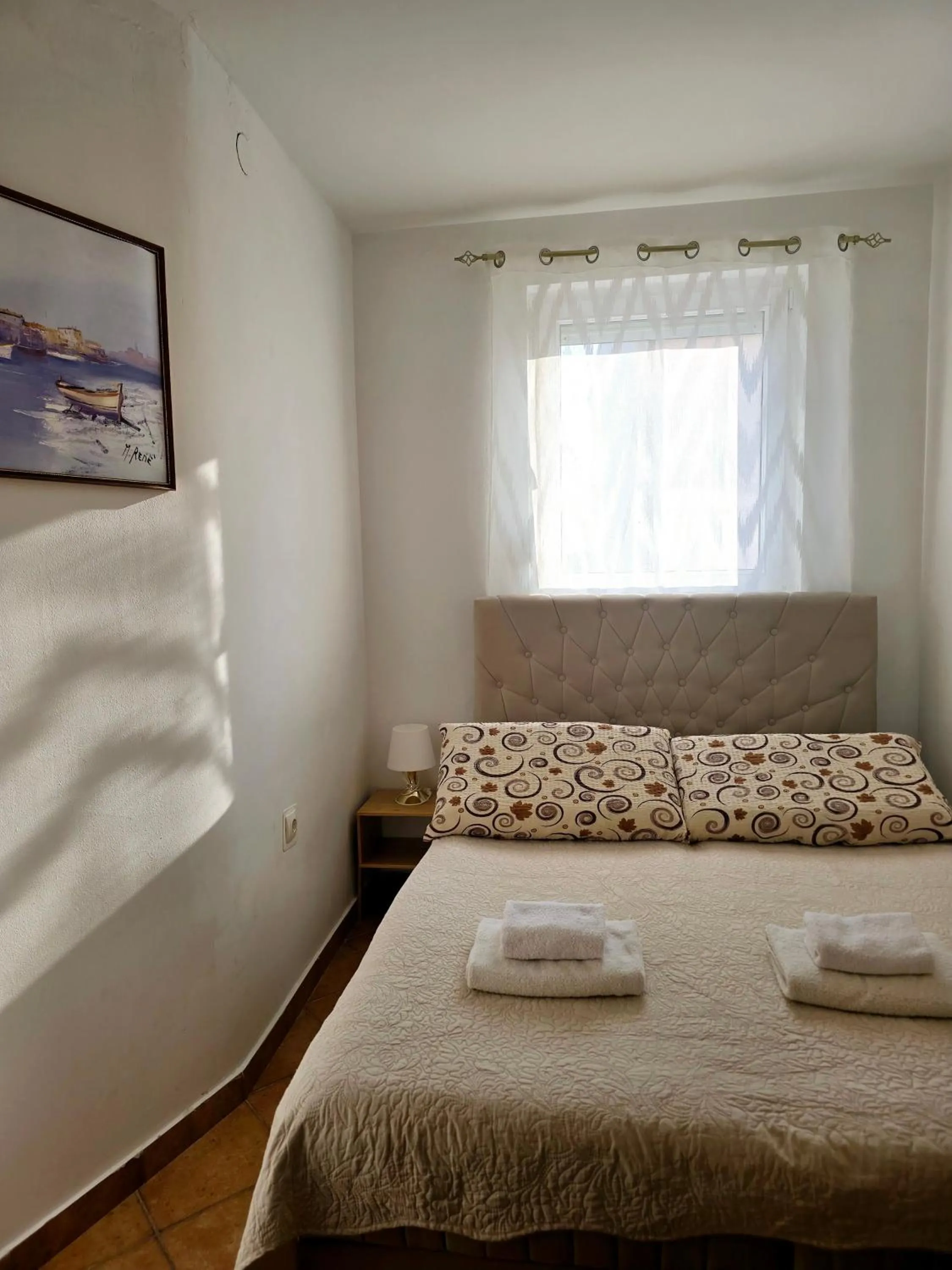 Bed in Apartments Vugica Šilo
