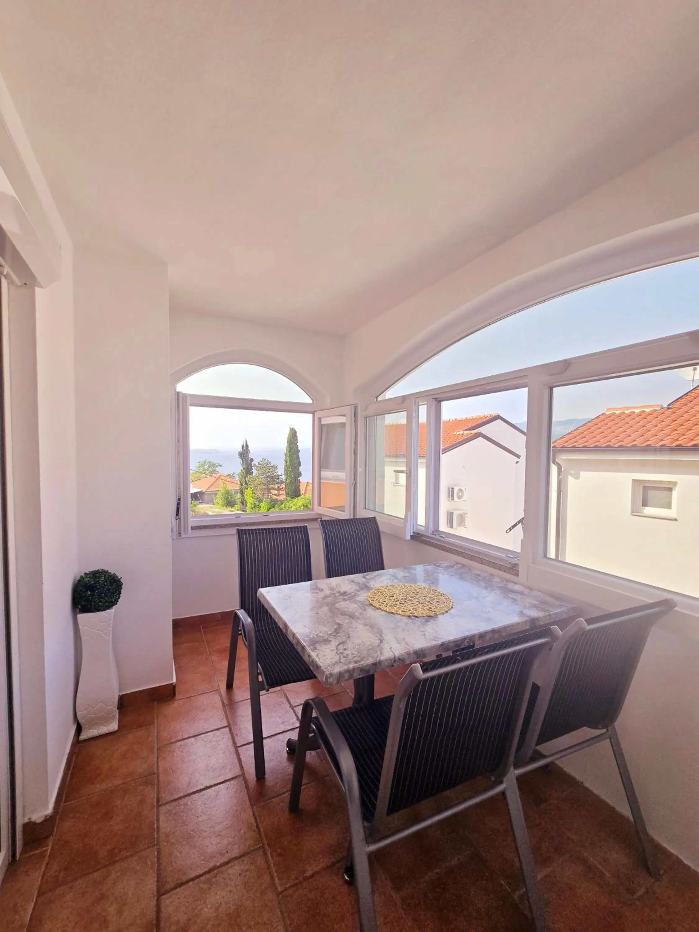 Apartments Vugica Šilo