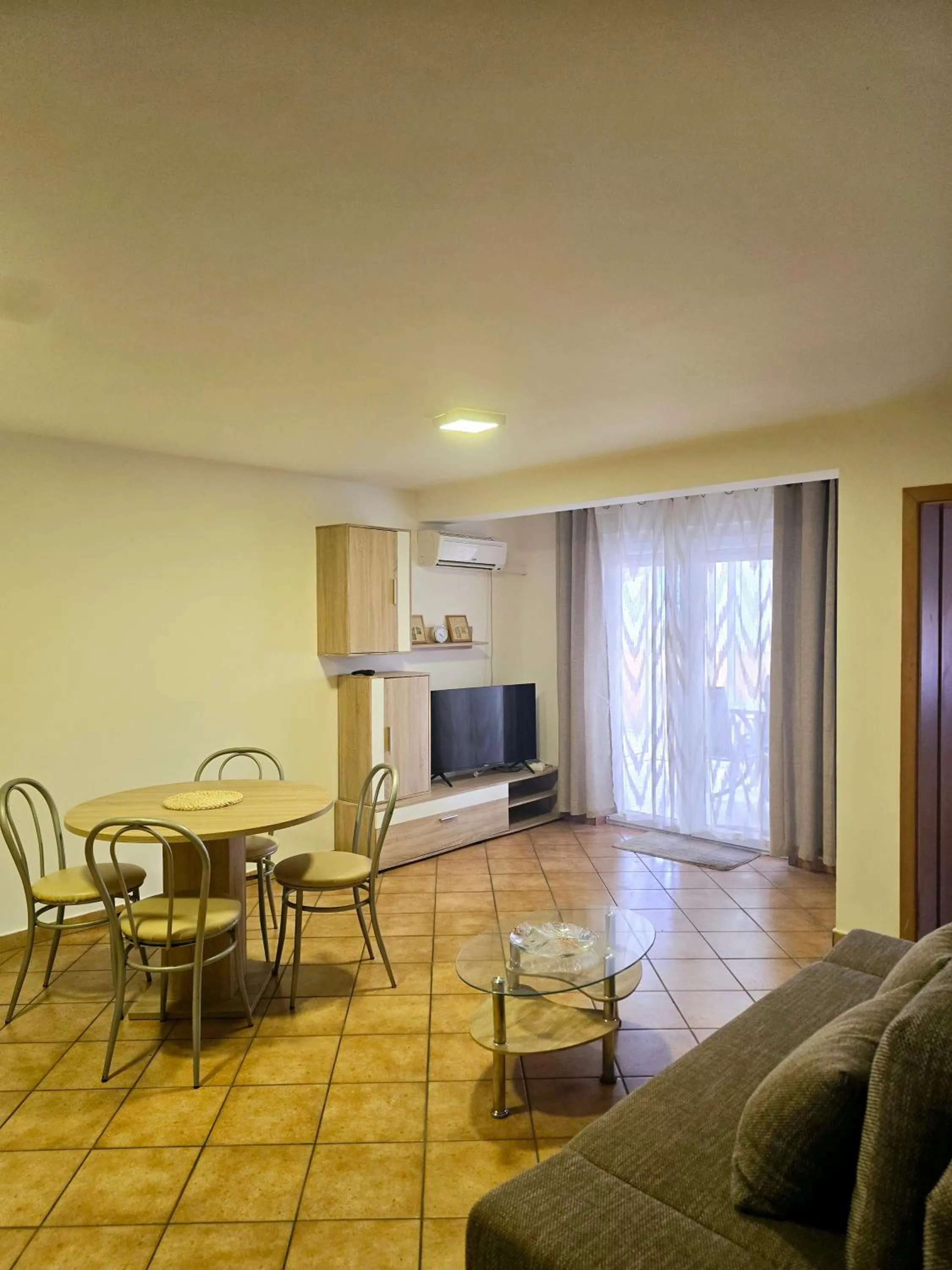 Apartments Vugica Šilo