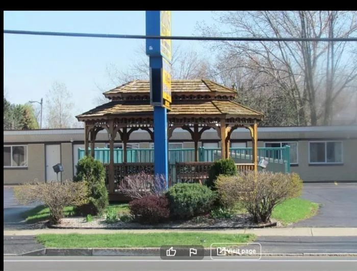 Property building in Sands Motel Niagara Falls