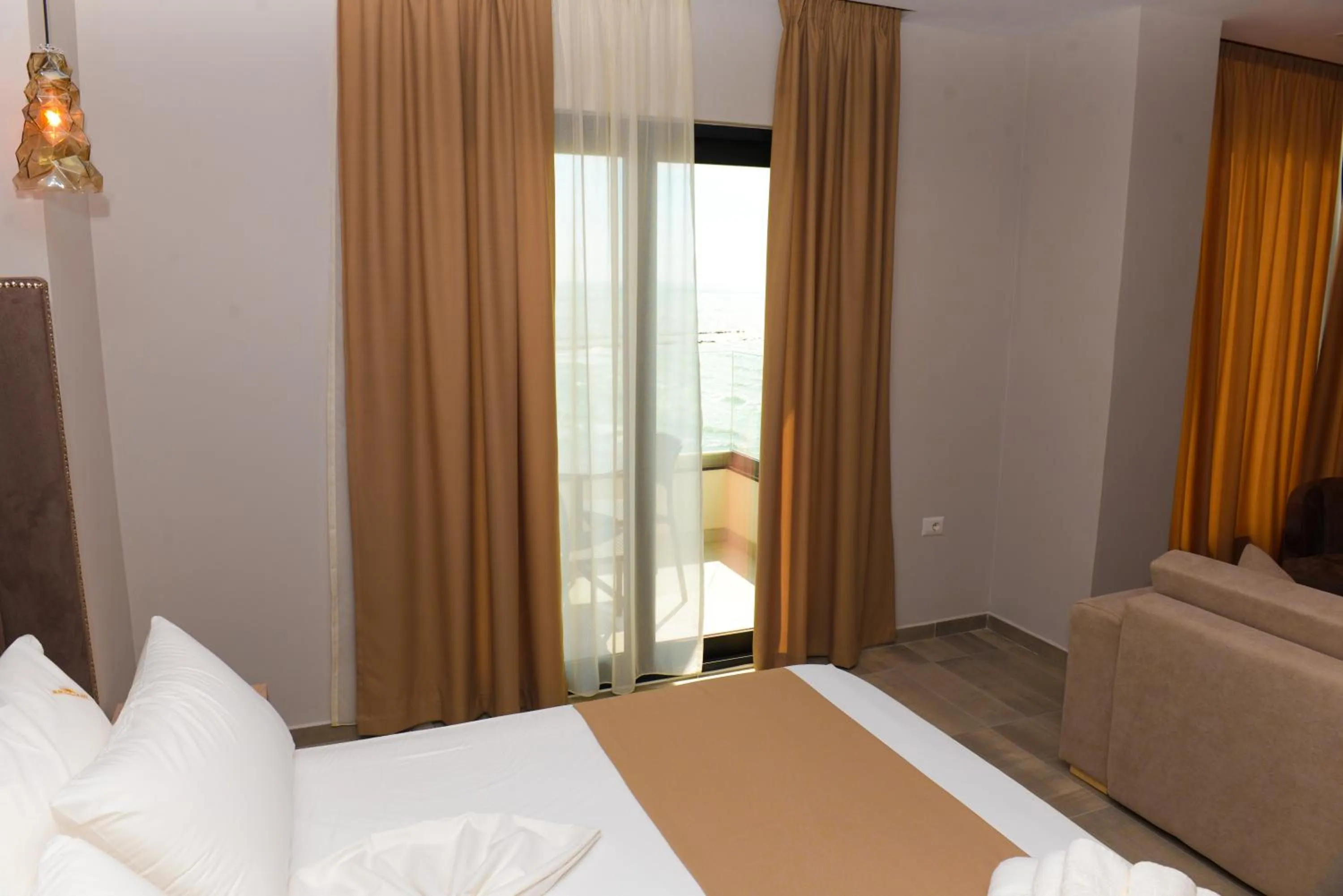 Bed in Brilliant Hotel & SPA