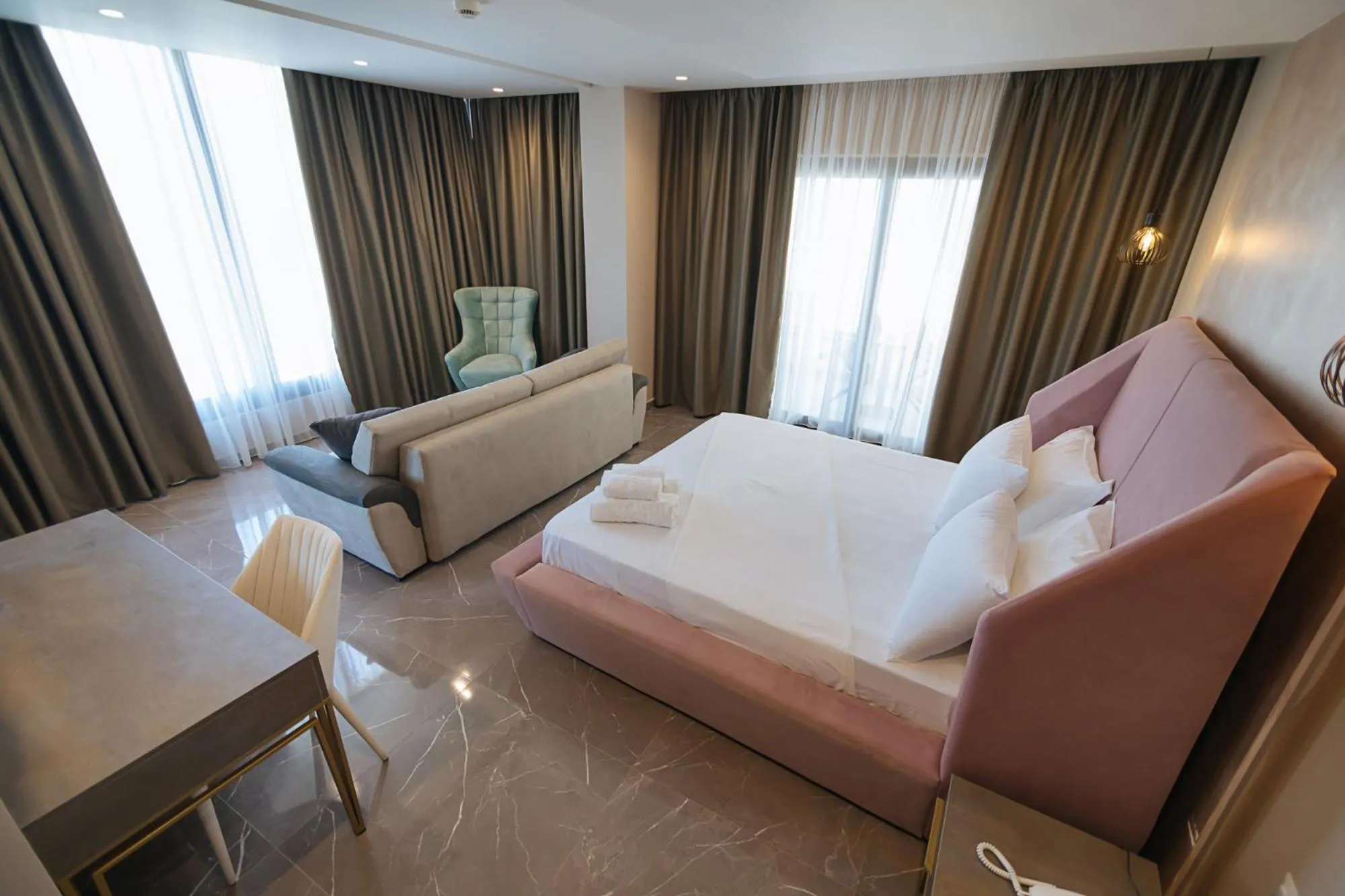 Bed in Brilliant Hotel & SPA