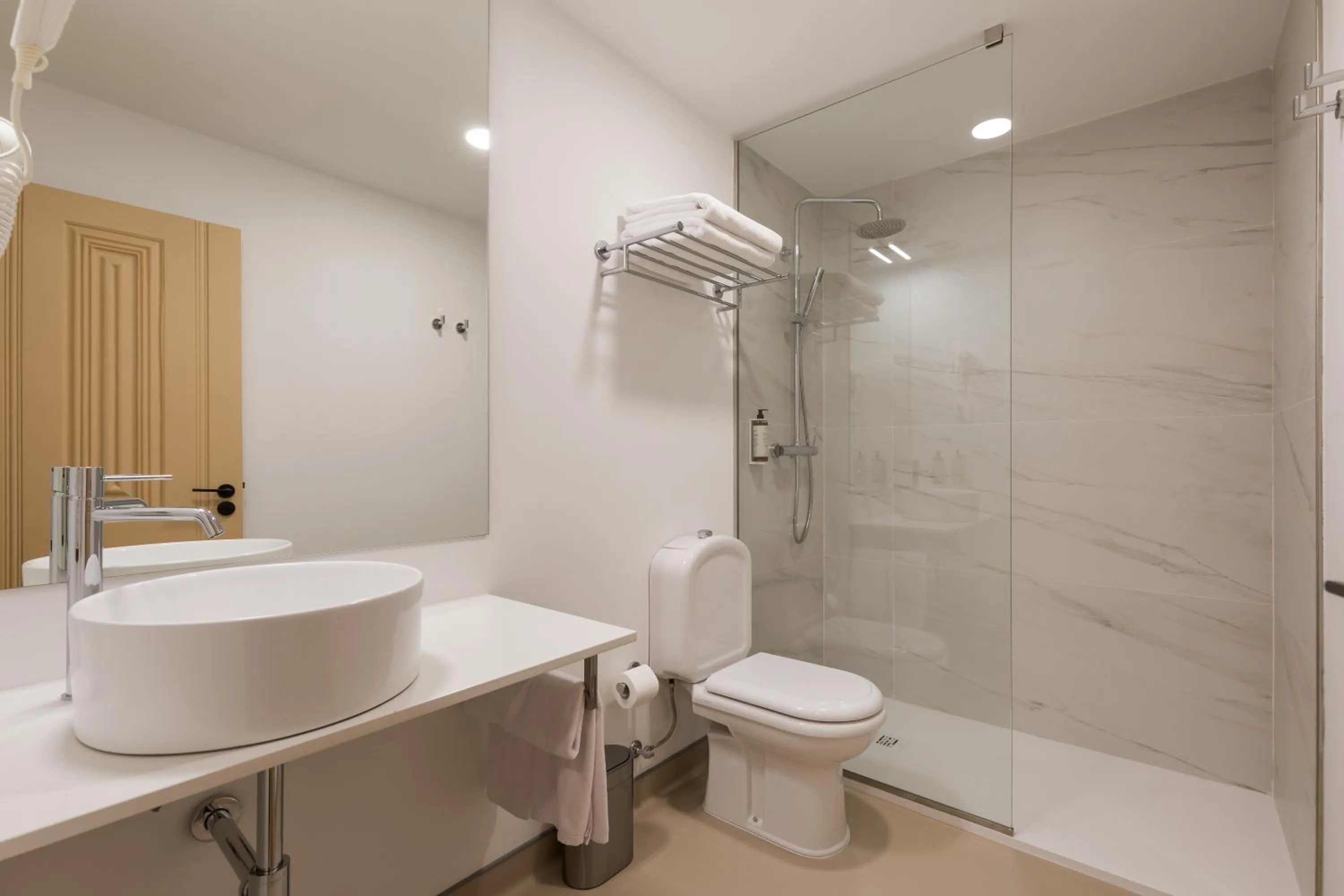 Shower in Hotel Margarida Da Praça