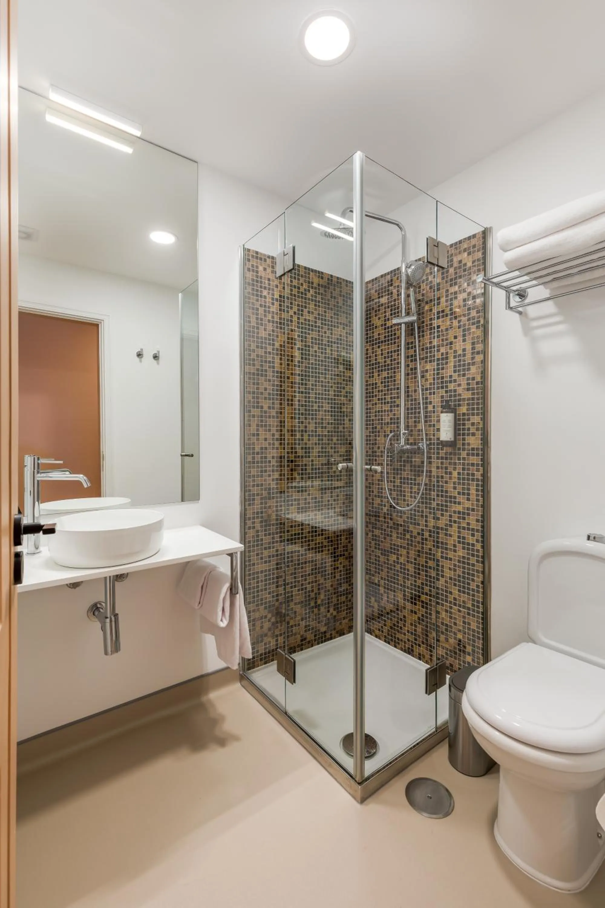 Shower in Hotel Margarida Da Praça