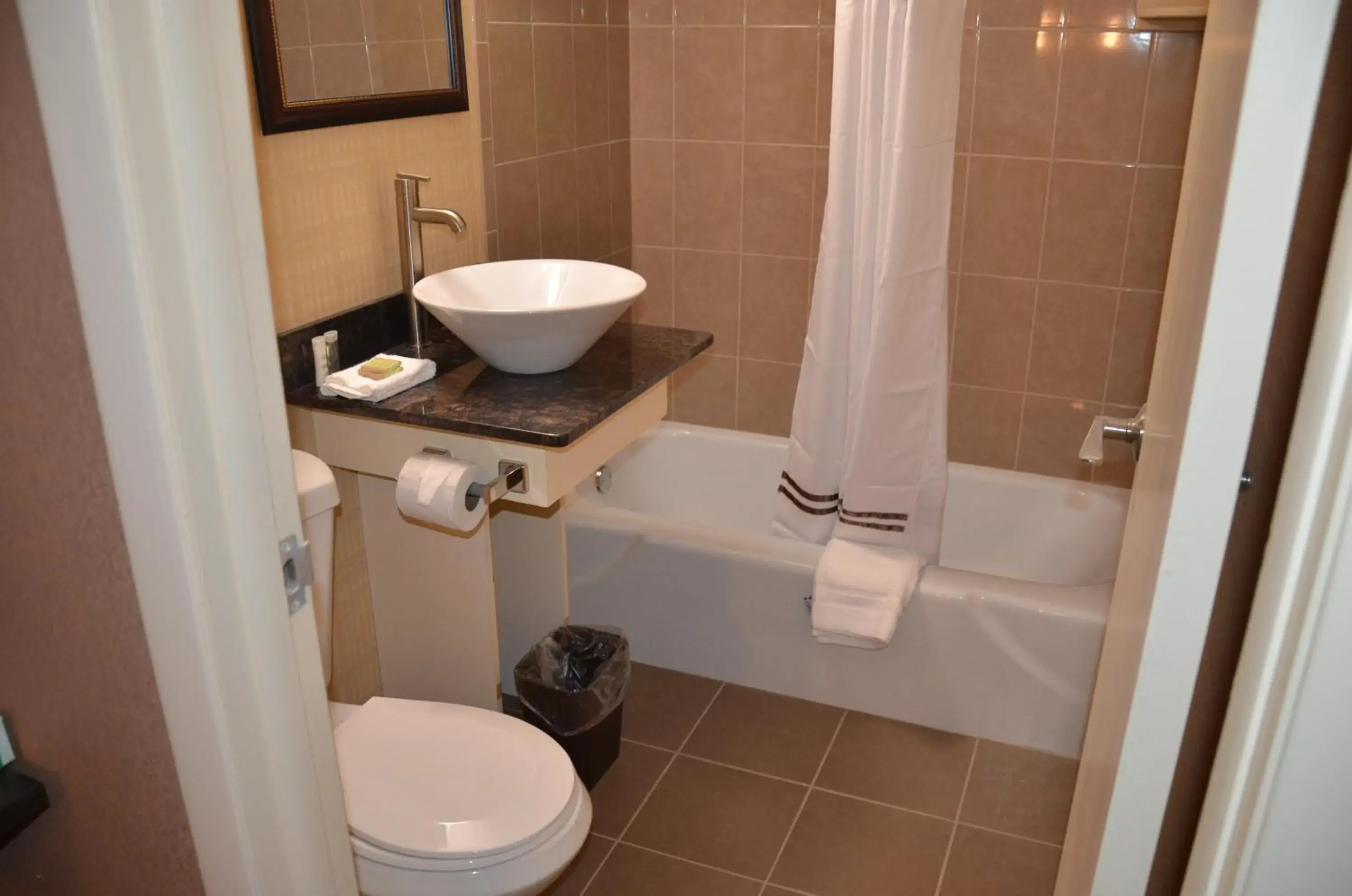 Bathroom in Aashram Hotel by Niagara River Bathroom in Aashram Hotel by Niagara River