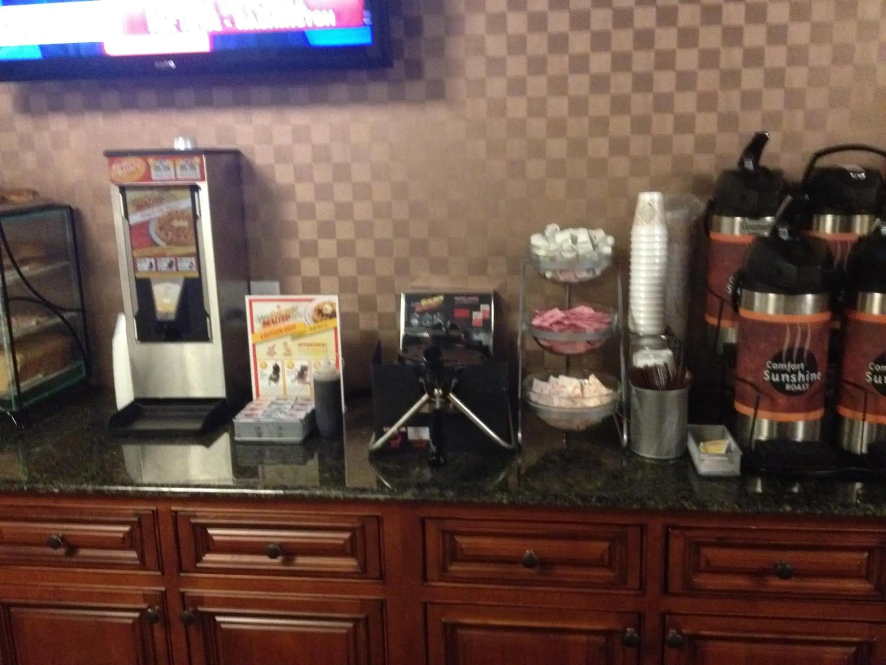 Restaurant/places to eat in Aashram Hotel by Niagara River Restaurant/places to eat in Aashram Hotel by Niagara River