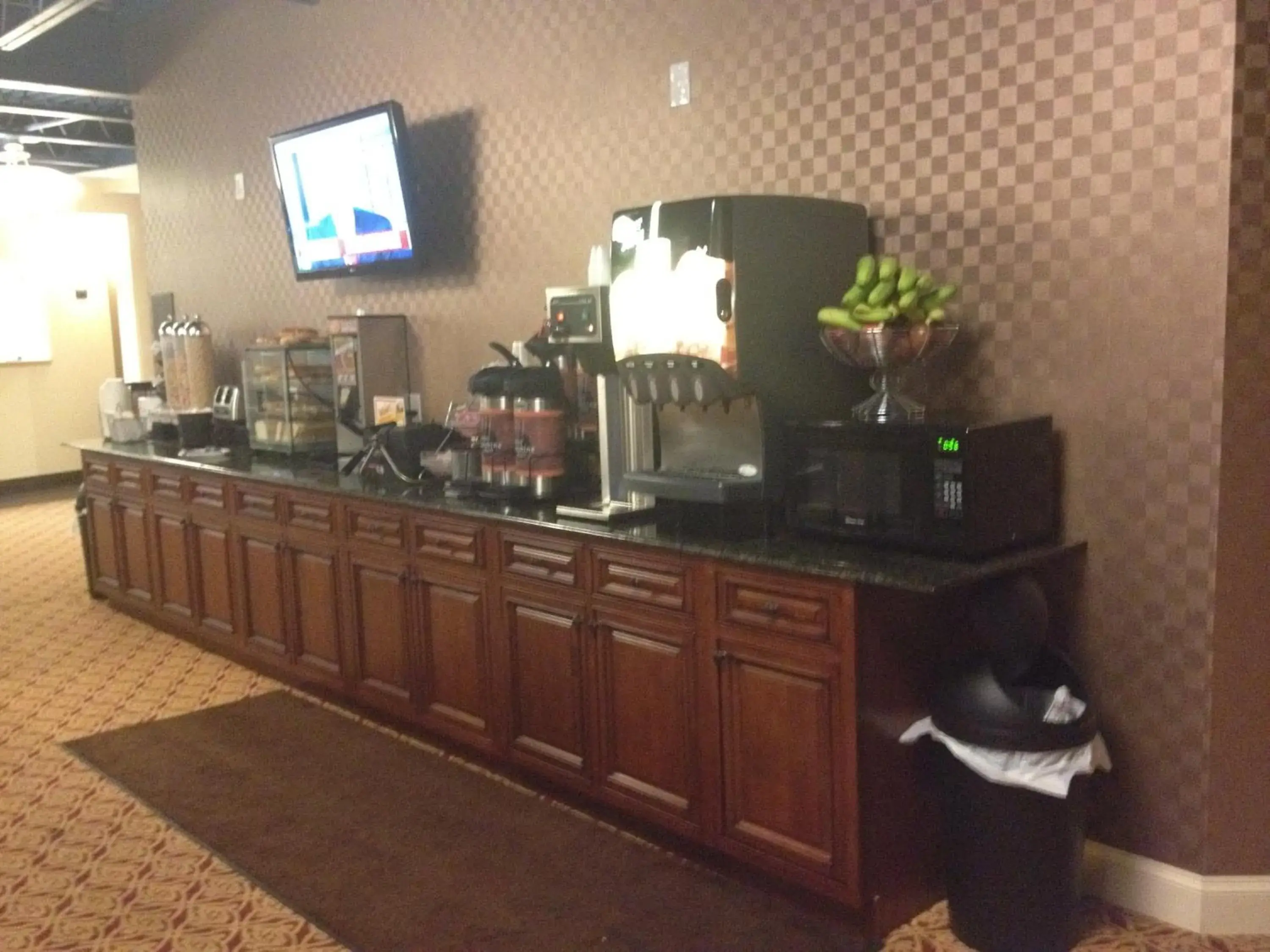 Restaurant/places to eat in Aashram Hotel by Niagara River Restaurant/places to eat in Aashram Hotel by Niagara River