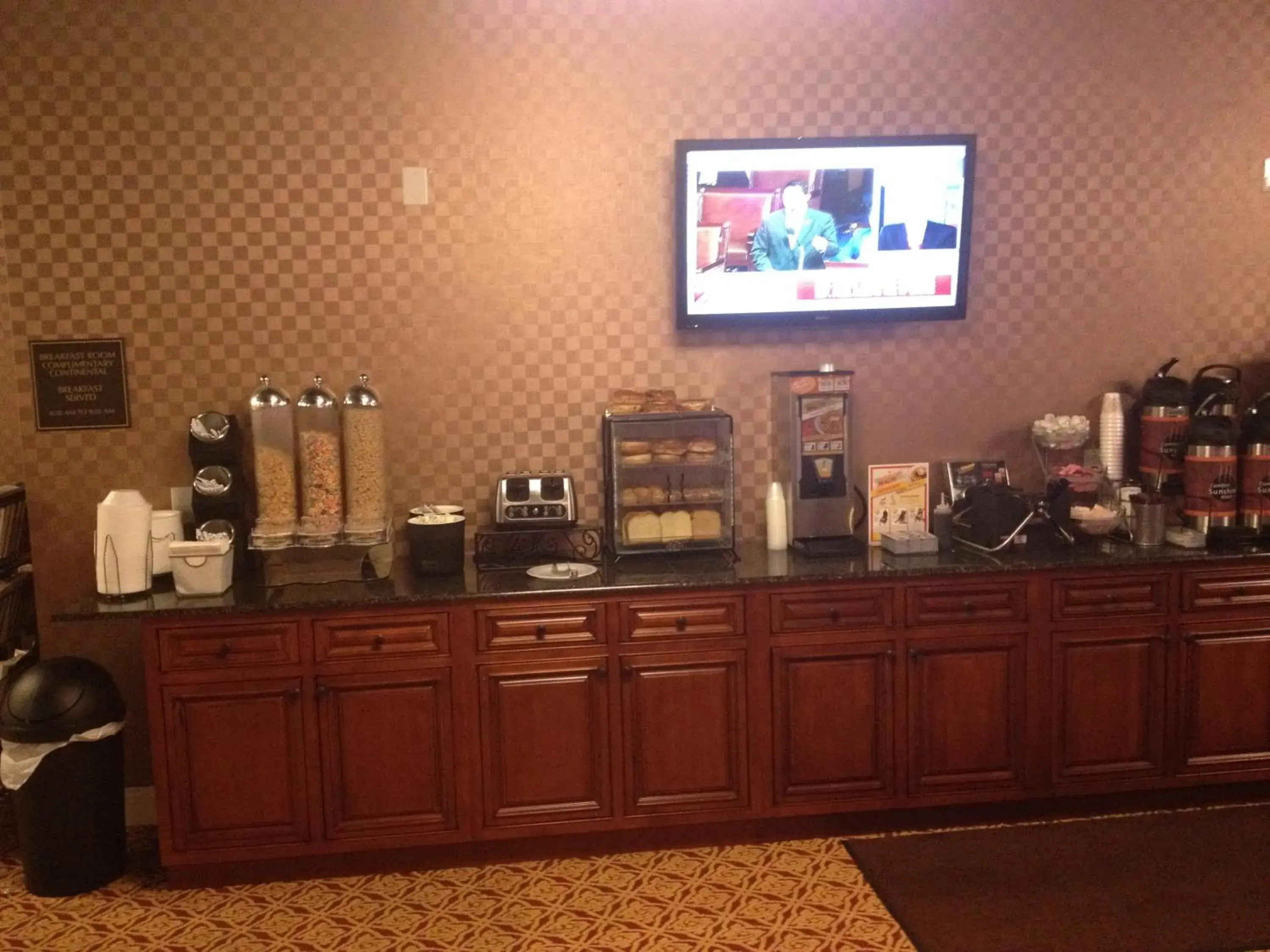 Restaurant/places to eat in Aashram Hotel by Niagara River Restaurant/places to eat in Aashram Hotel by Niagara River