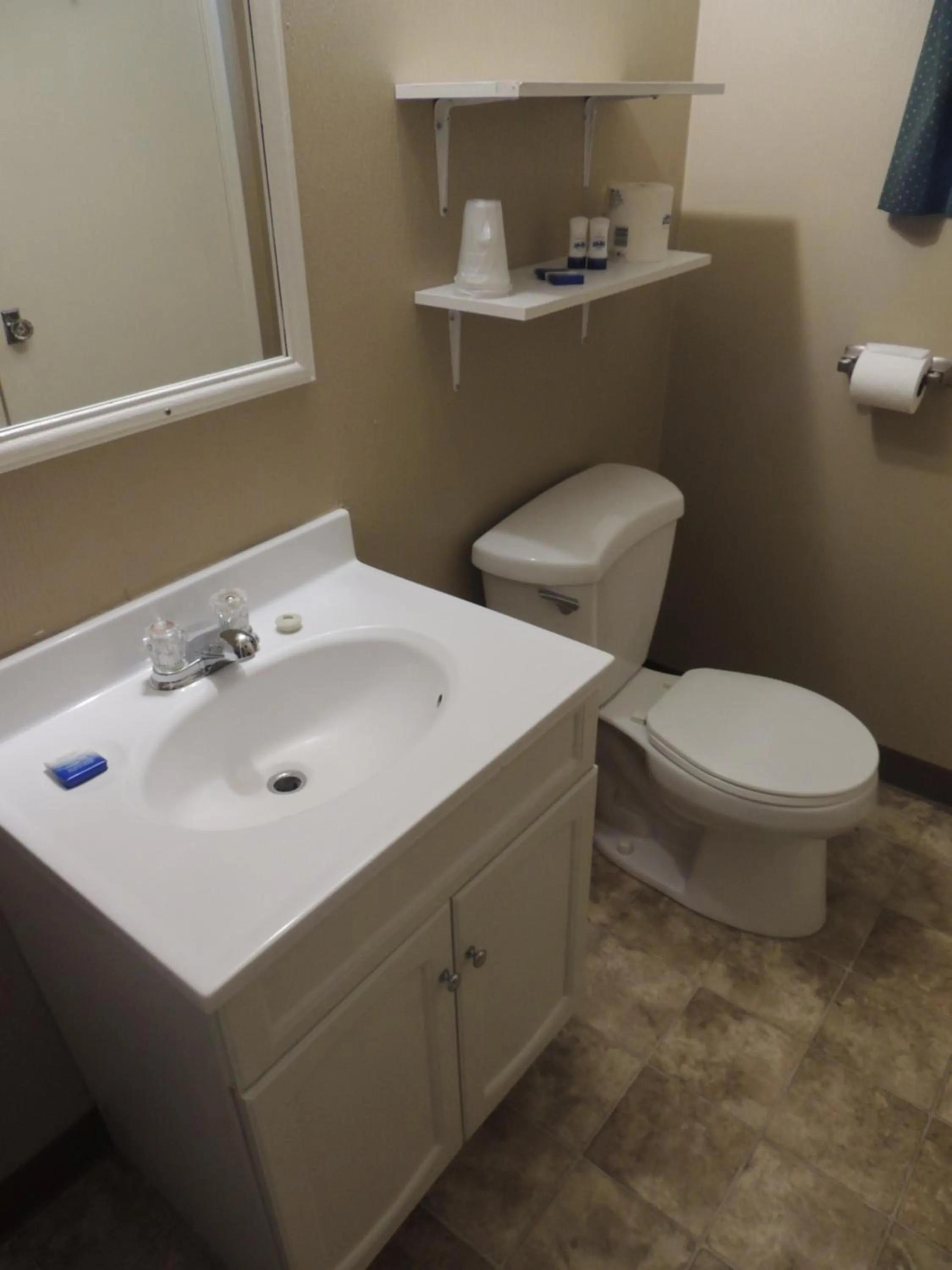 Bathroom in 100 Mile Motel & RV Park