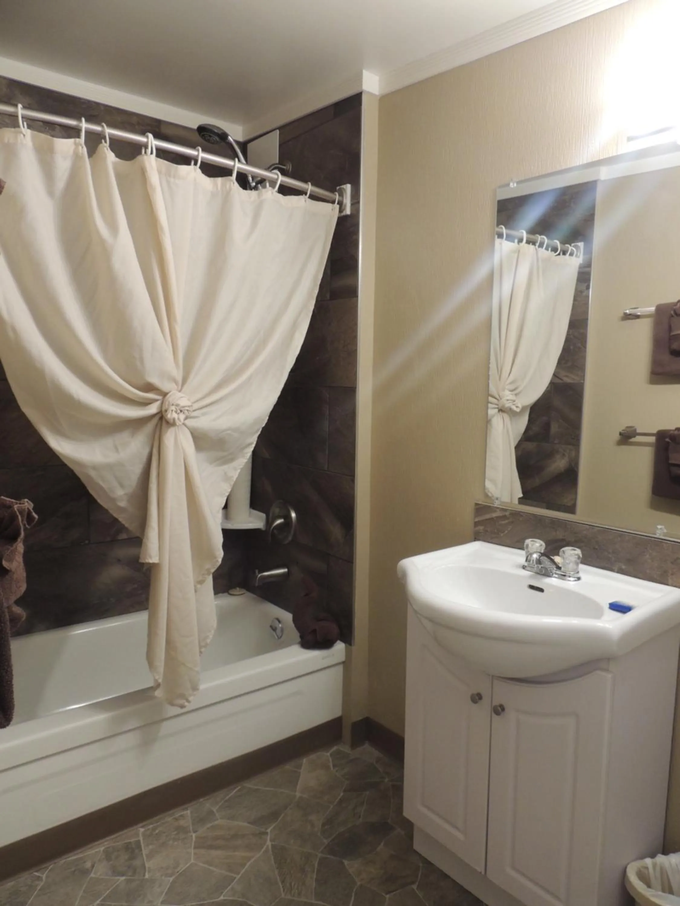 Bathroom in 100 Mile Motel & RV Park