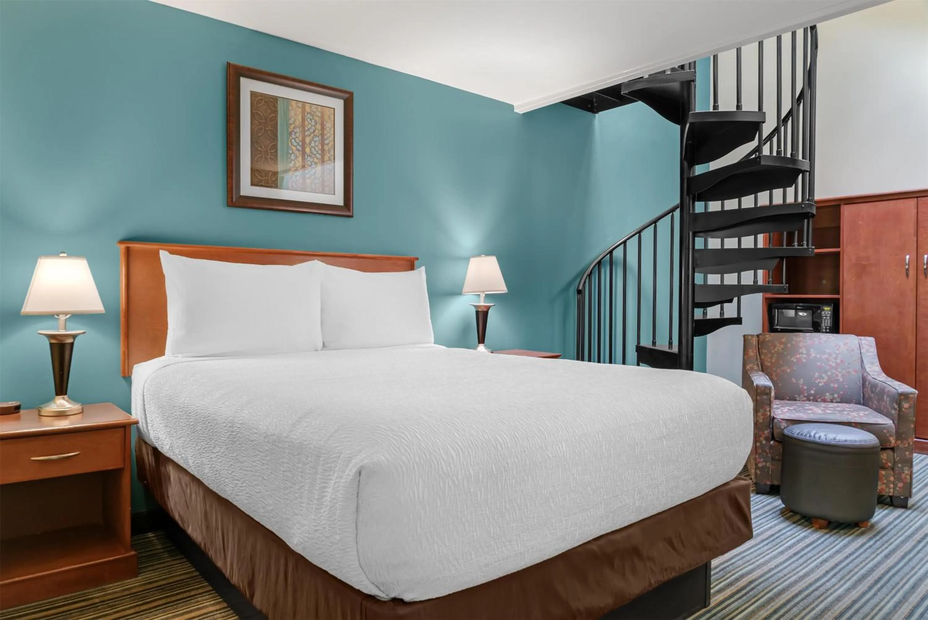 Photo of the whole room, Bed in Best Western Plus Traverse City