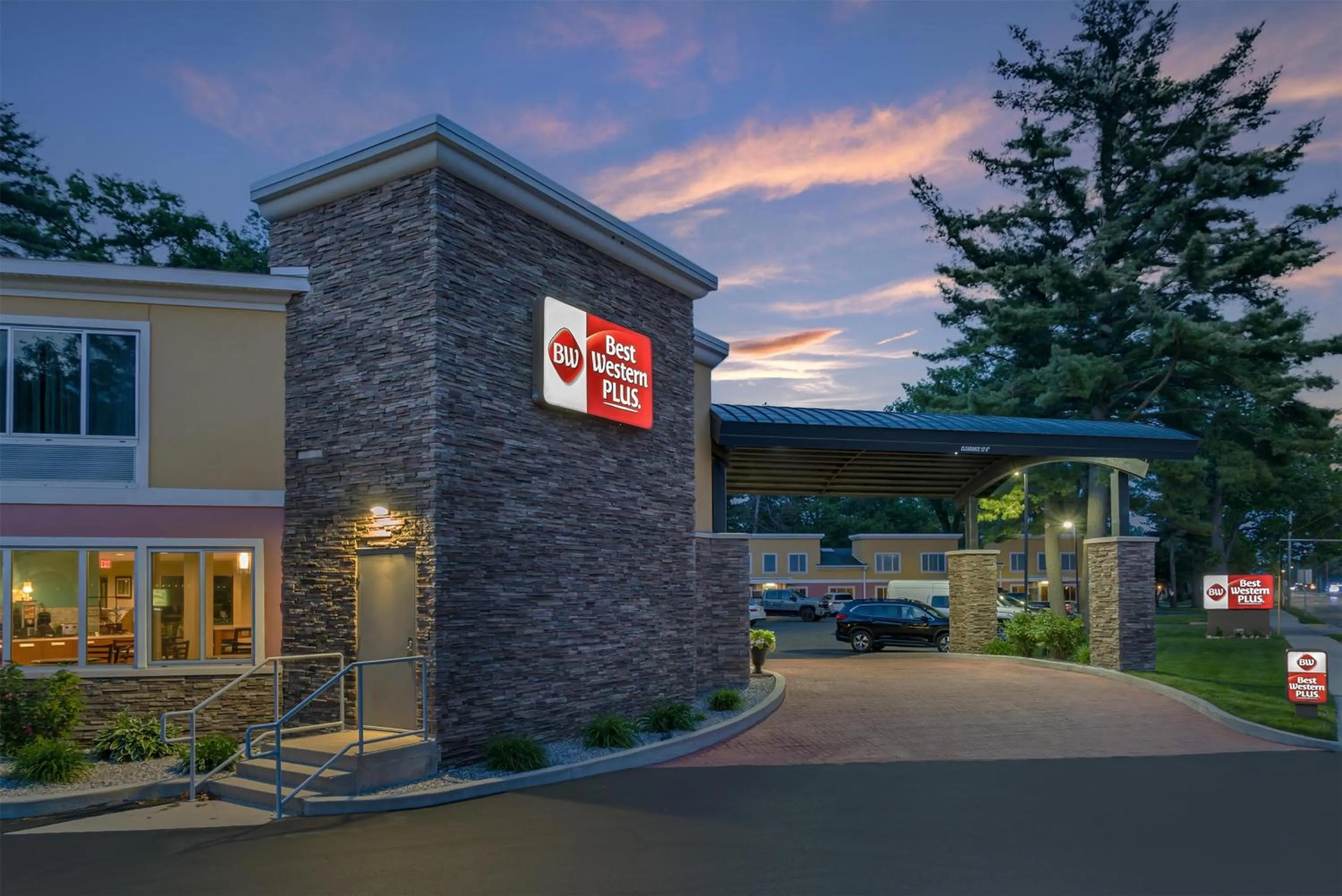 Property building in Best Western Plus Traverse City