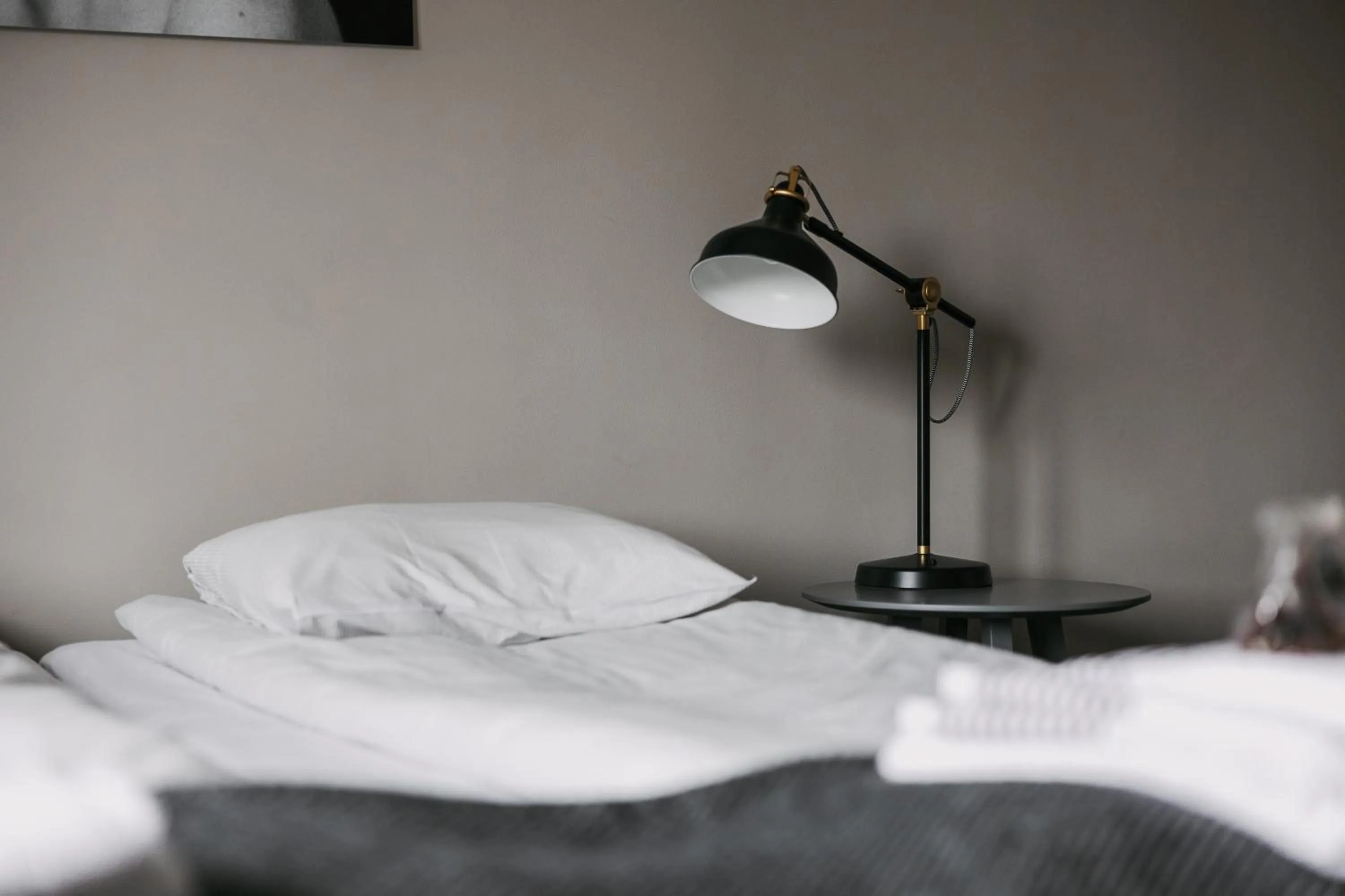 Photo of the whole room, Bed in BriQ Hotell