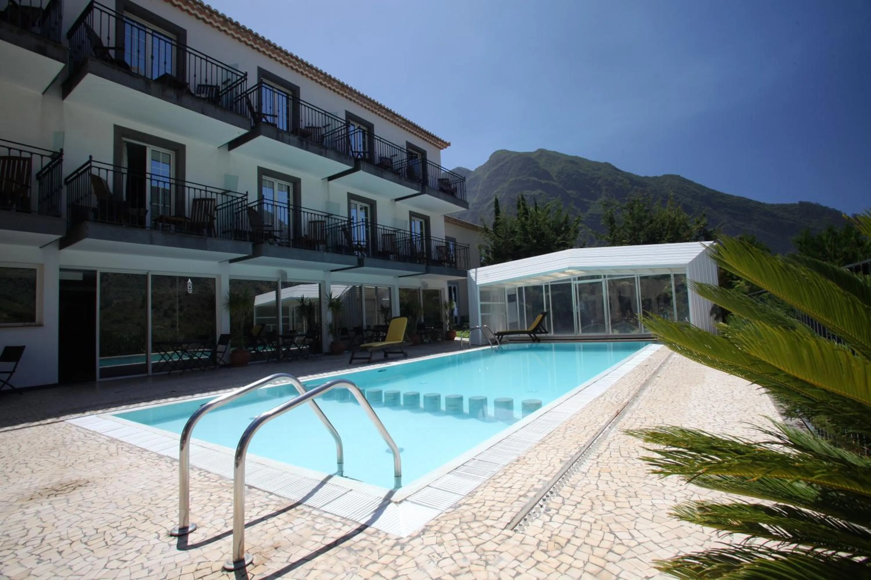 Swimming pool in Estalagem do Vale