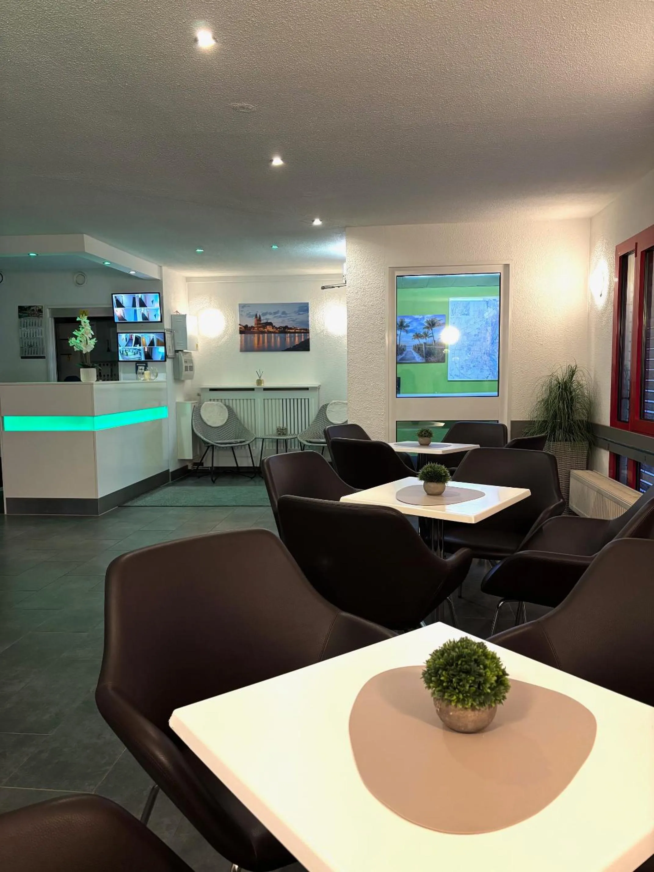 TV and multimedia in Hotel City Inn