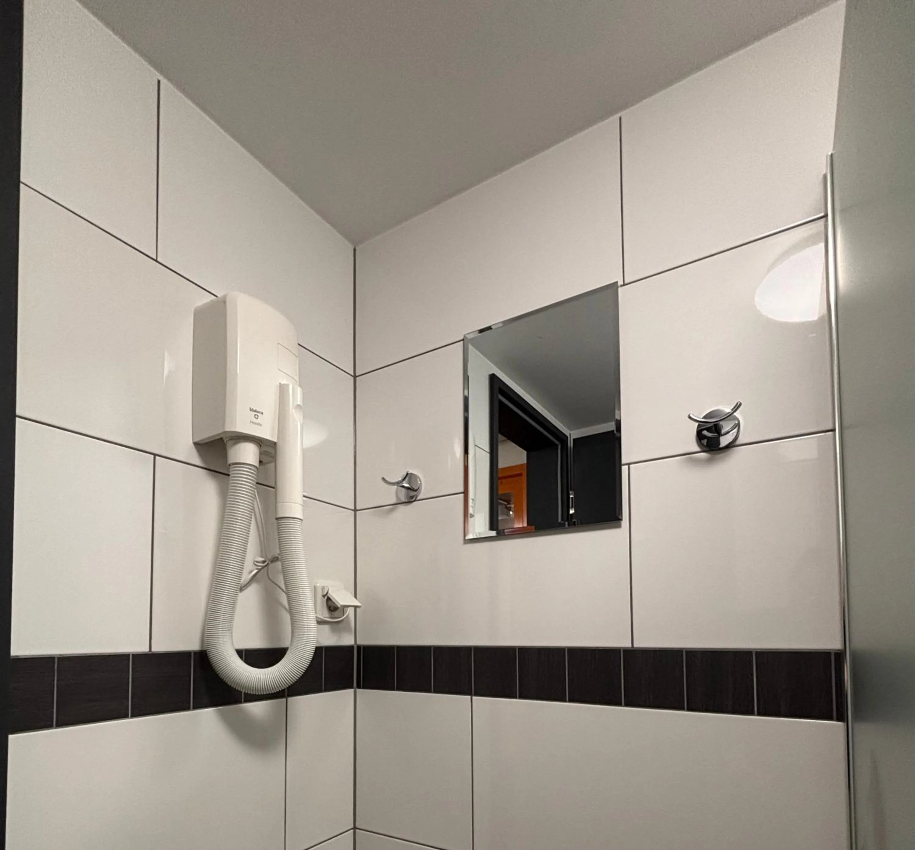 Shower in Hotel City Inn