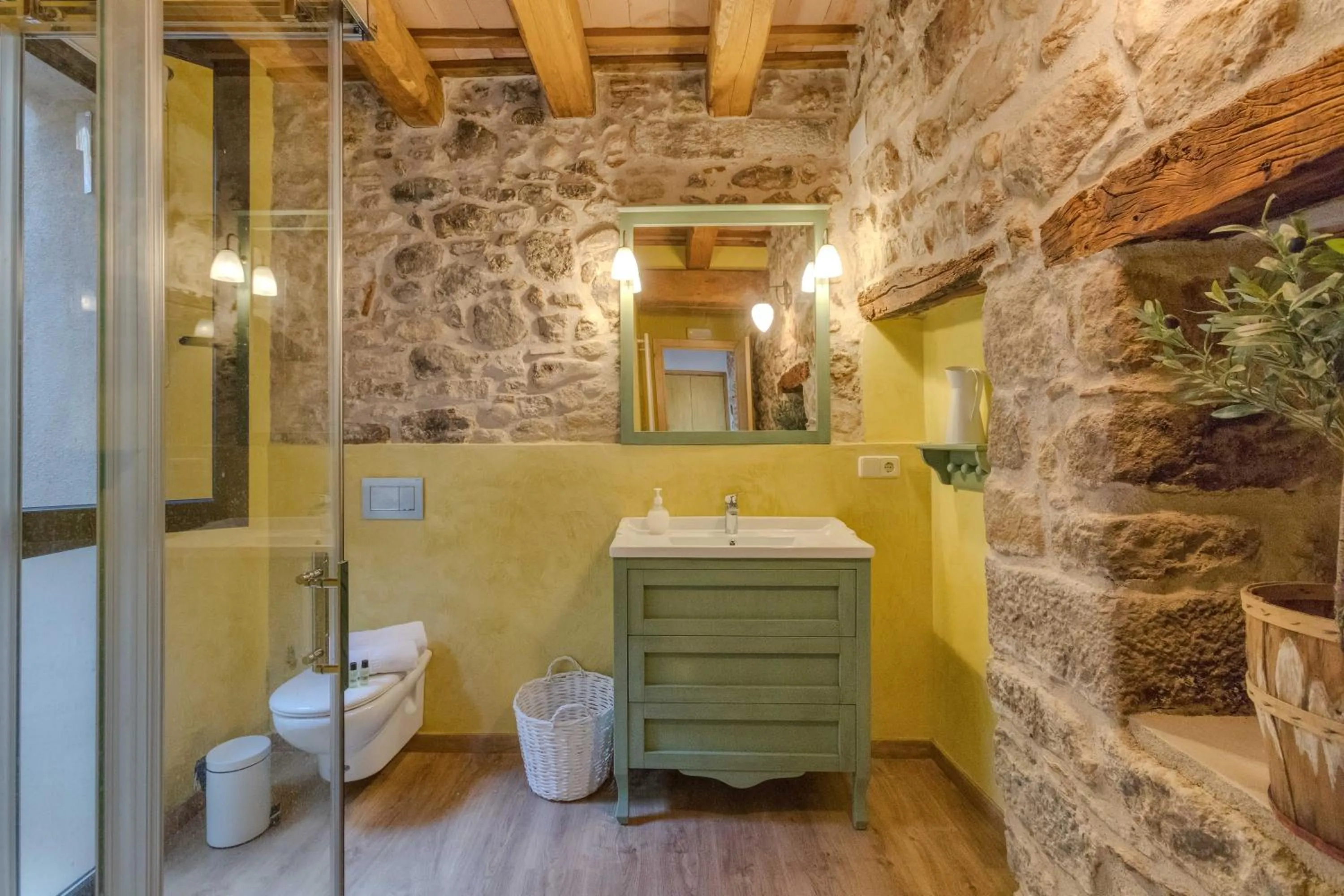 Toilet in Flateli Diana