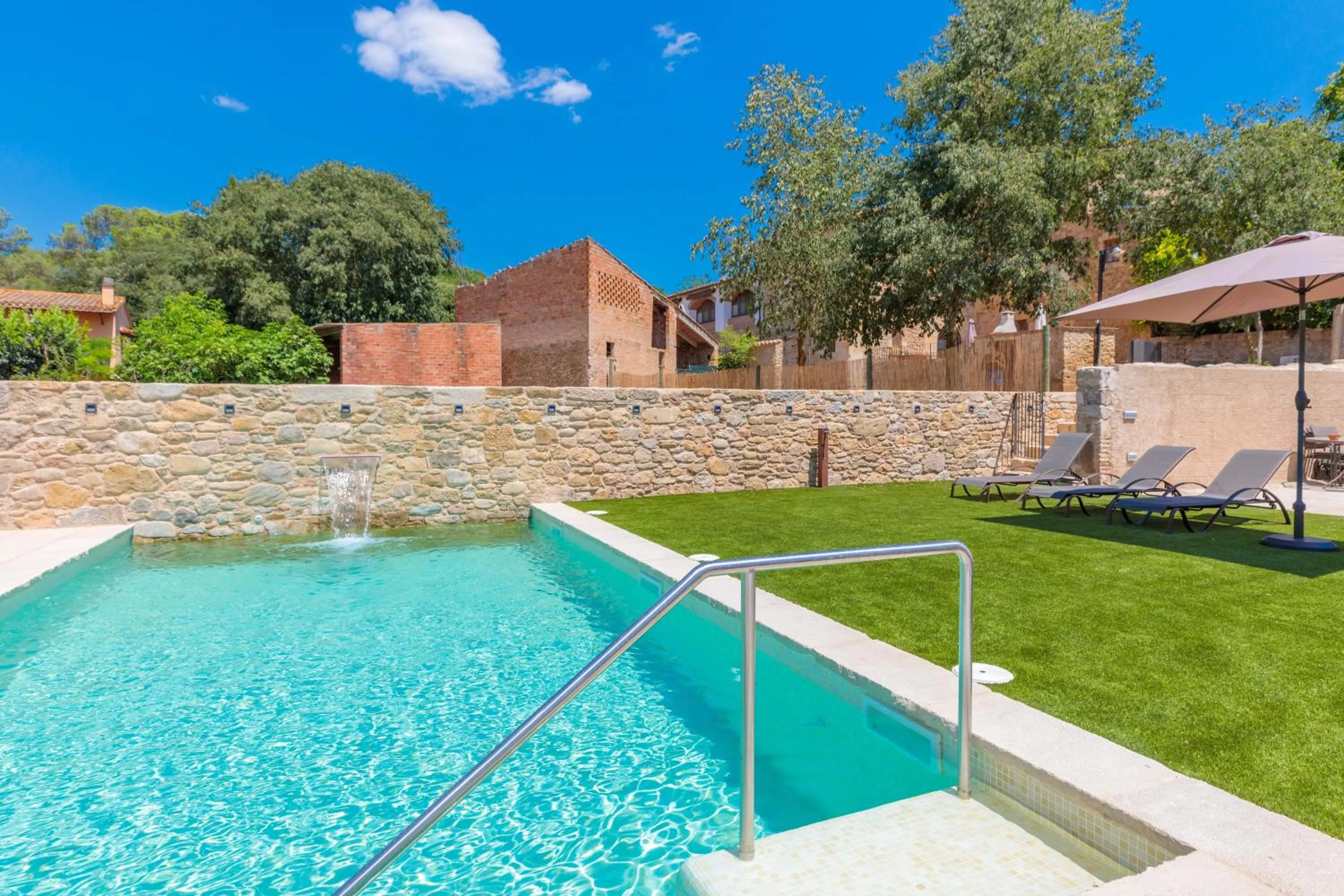 Property building in Flateli Diana