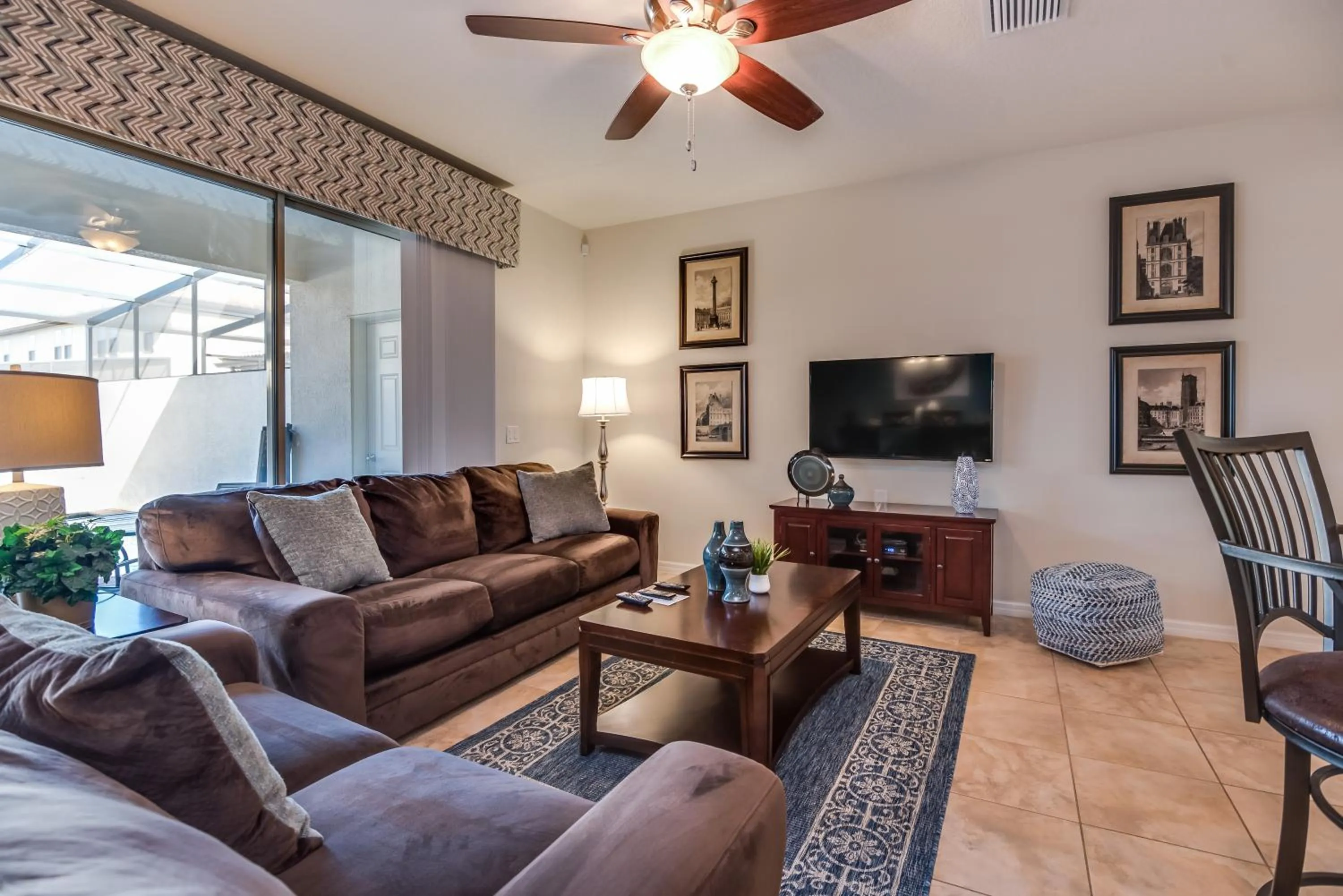 Townhome wPrivate Pool & FREE on-site Water Park