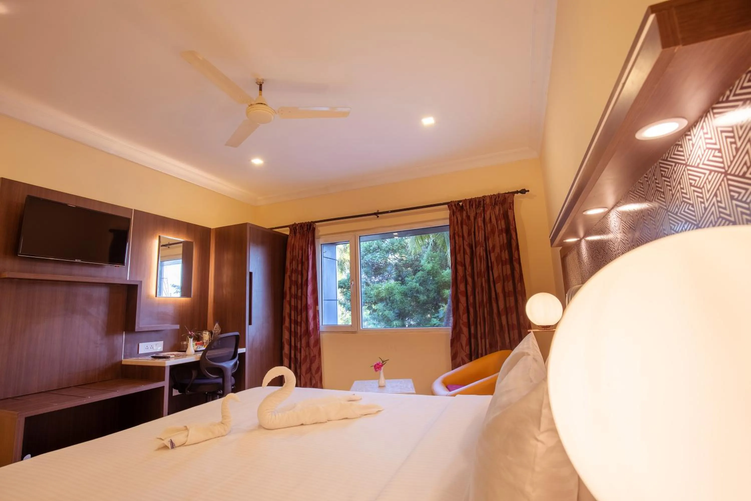 Photo of the whole room, Bed in Vinayaga by Poppys, Rameshwaram