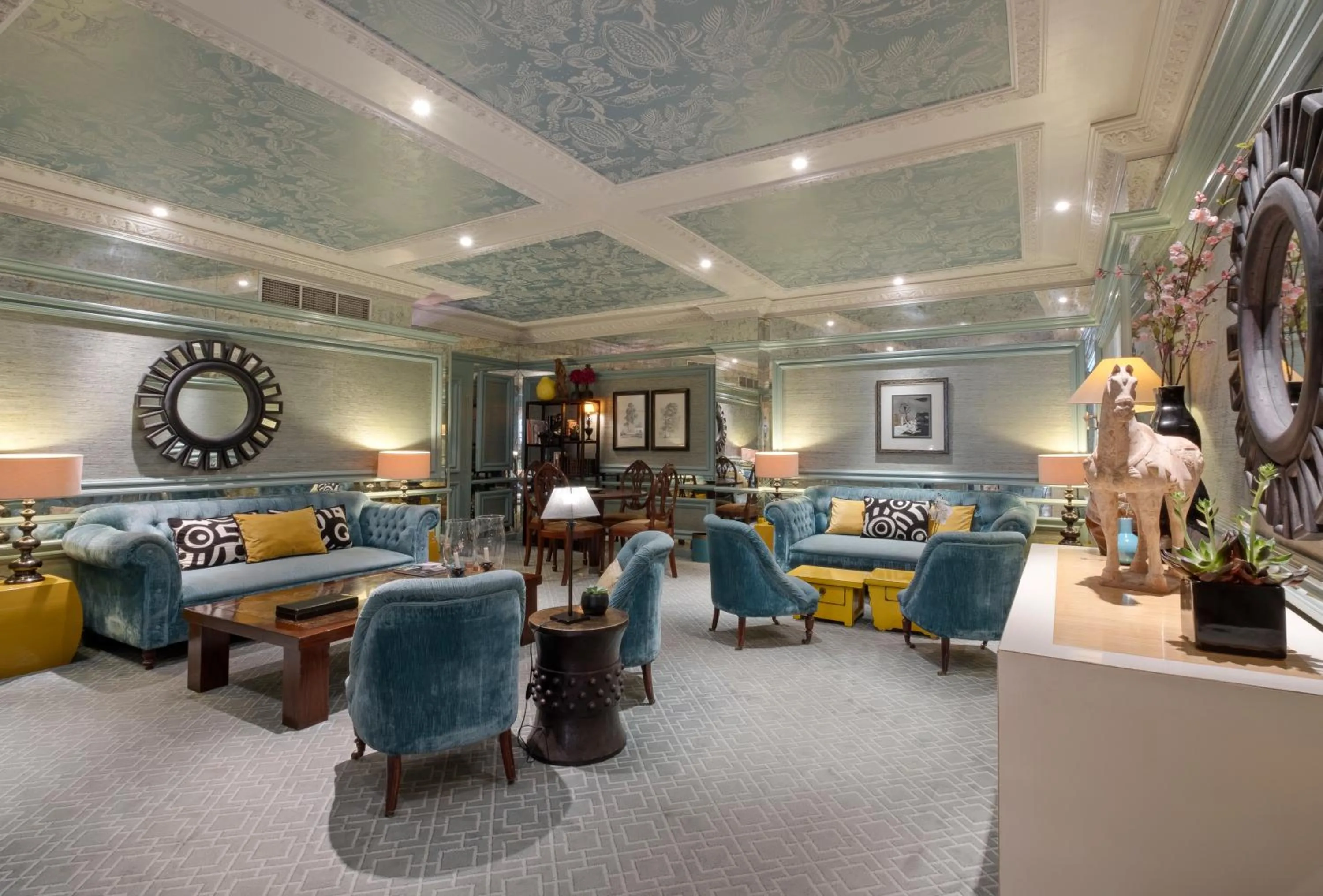 Communal lounge/ TV room in Hotel Lisboa Plaza - Lisbon Heritage Collection - Avenida