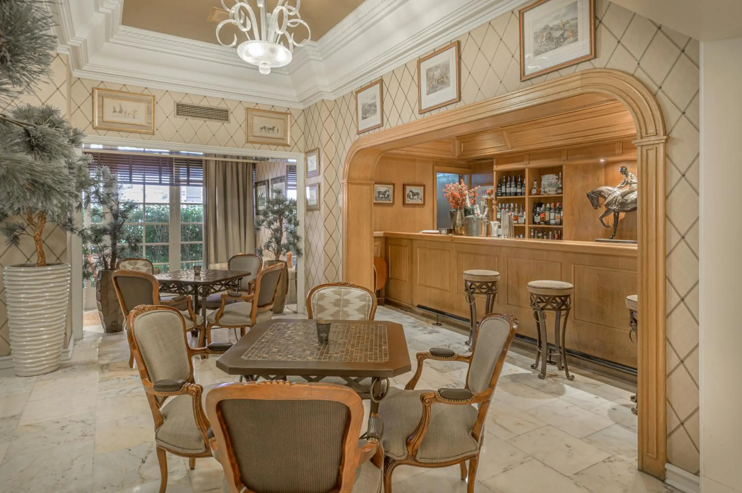 Lounge or bar in Hotel Lisboa Plaza - Lisbon Heritage Collection - Avenida Lounge or bar in Hotel Lisboa Plaza - Lisbon Heritage Collection - Avenida