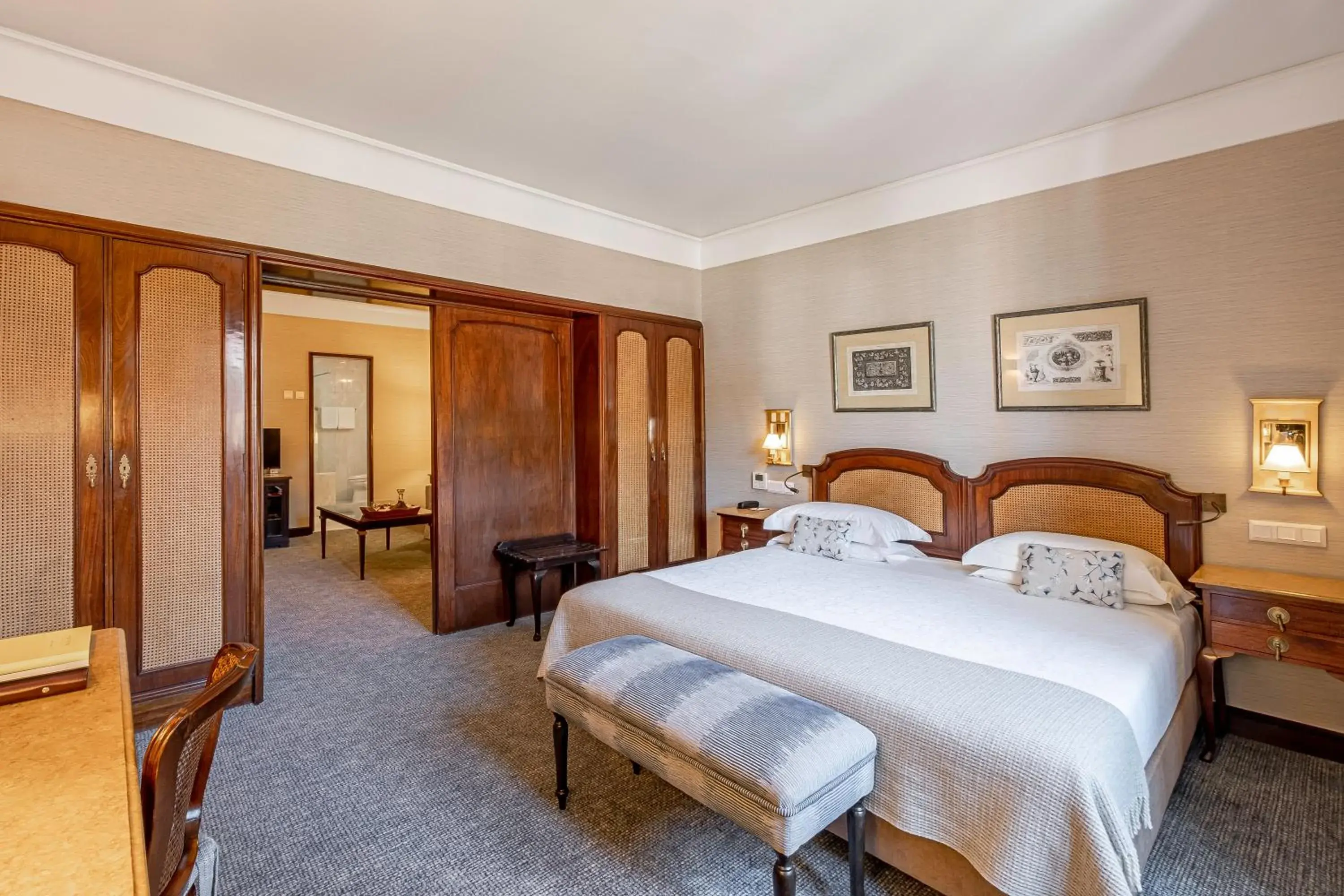 Junior Suite in Hotel Lisboa Plaza - Lisbon Heritage Collection - Avenida Junior Suite in Hotel Lisboa Plaza - Lisbon Heritage Collection - Avenida