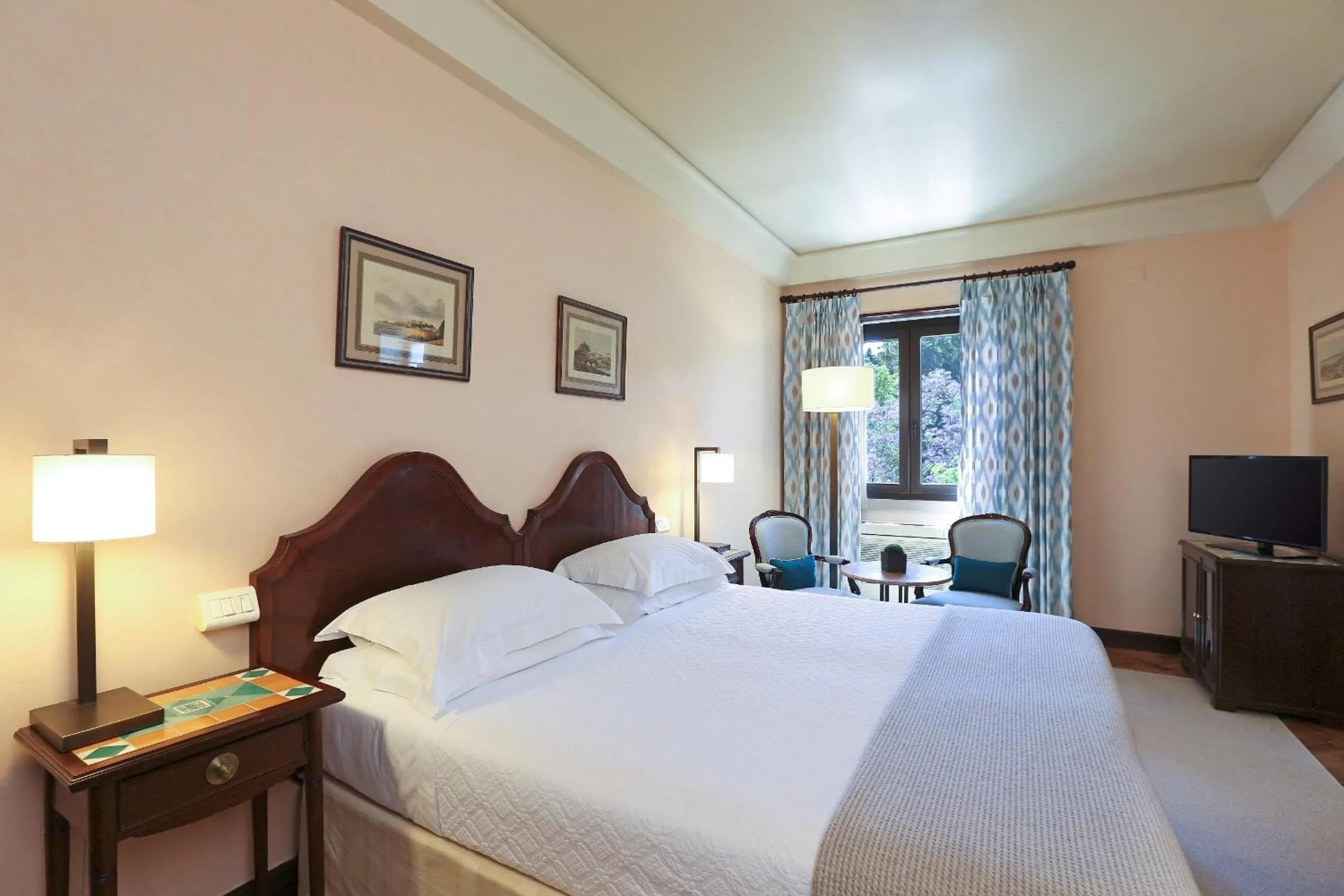 Bedroom, Bed in Hotel Lisboa Plaza - Lisbon Heritage Collection - Avenida