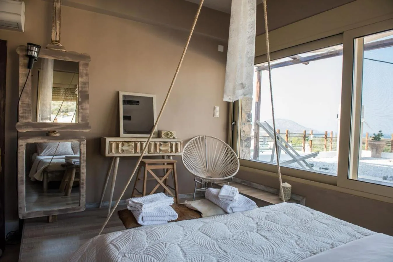 Inner courtyard view, Bed in Istron Breeze Cocoon